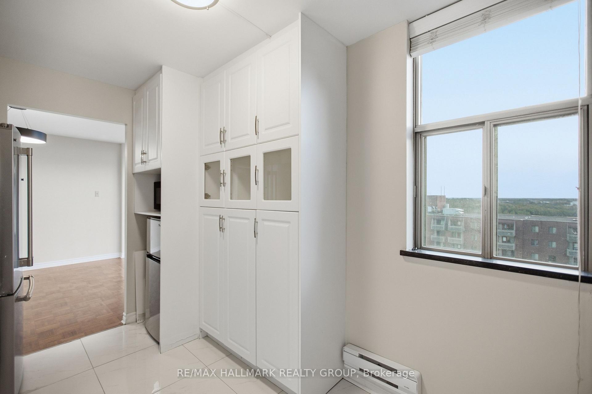 Photo 13 of Unit 1710, 2760 Carousel Crescent, Ottawa, Emerald Woods/Sawmill Creek — HOMEH