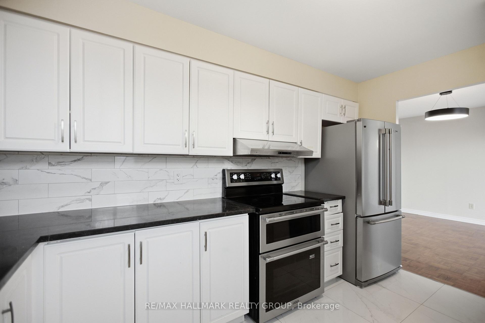 Photo 14 of Unit 1710, 2760 Carousel Crescent, Ottawa, Emerald Woods/Sawmill Creek — HOMEH