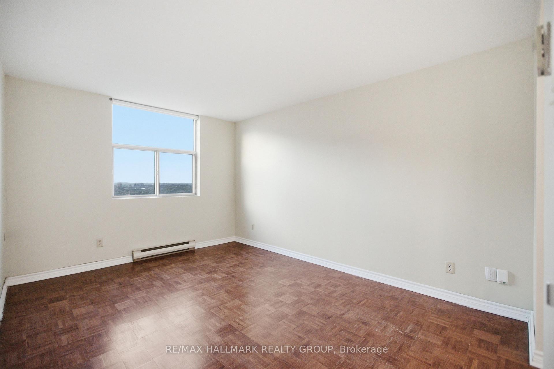 Photo 15 of Unit 1710, 2760 Carousel Crescent, Ottawa, Emerald Woods/Sawmill Creek — HOMEH