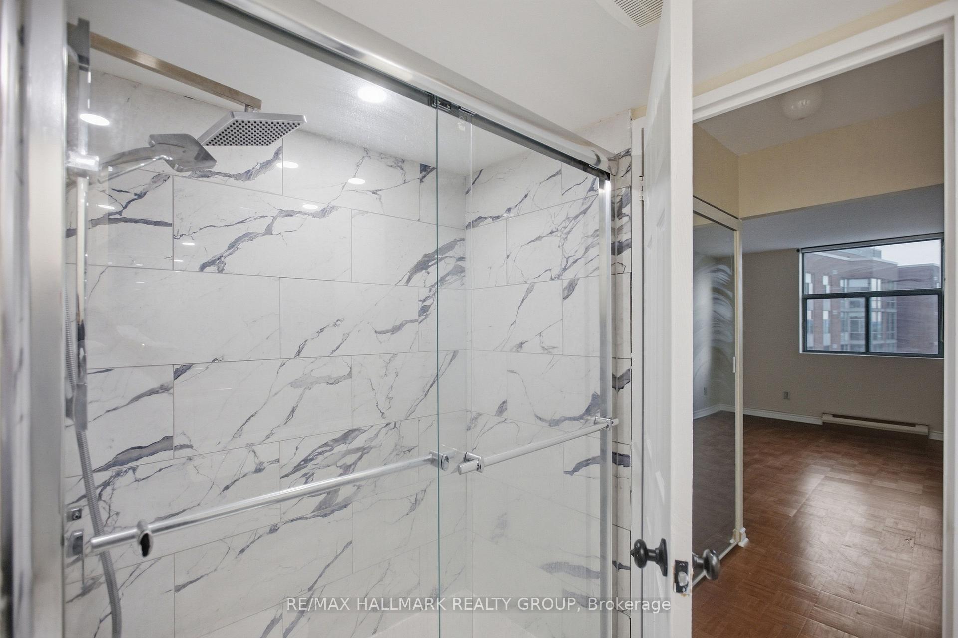 Photo 18 of Unit 1710, 2760 Carousel Crescent, Ottawa, Emerald Woods/Sawmill Creek — HOMEH