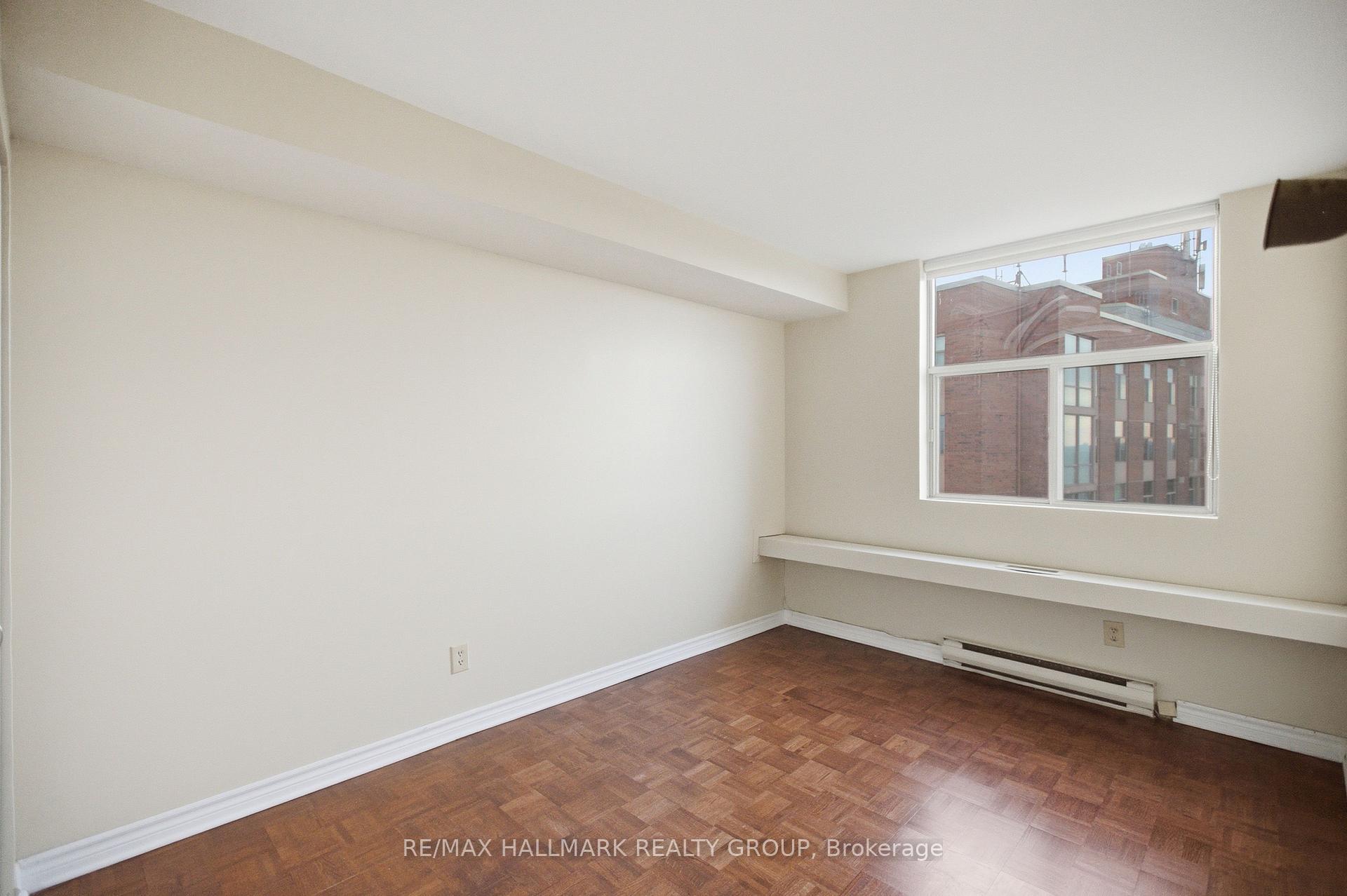 Photo 19 of Unit 1710, 2760 Carousel Crescent, Ottawa, Emerald Woods/Sawmill Creek — HOMEH