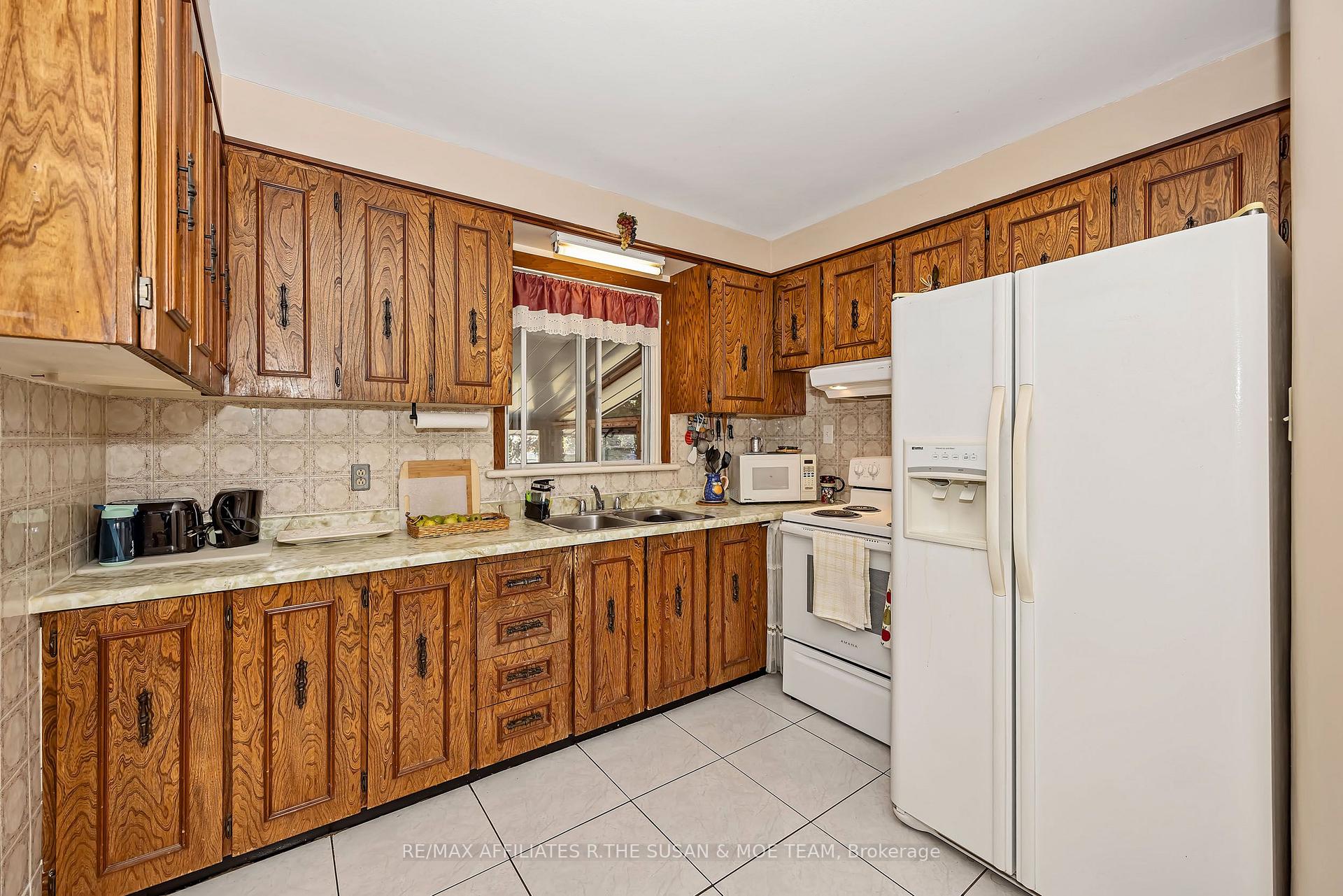 Photo 12 of 131 Oakridge Boulevard, Ottawa, Meadowlands/Crestview — HOMEH