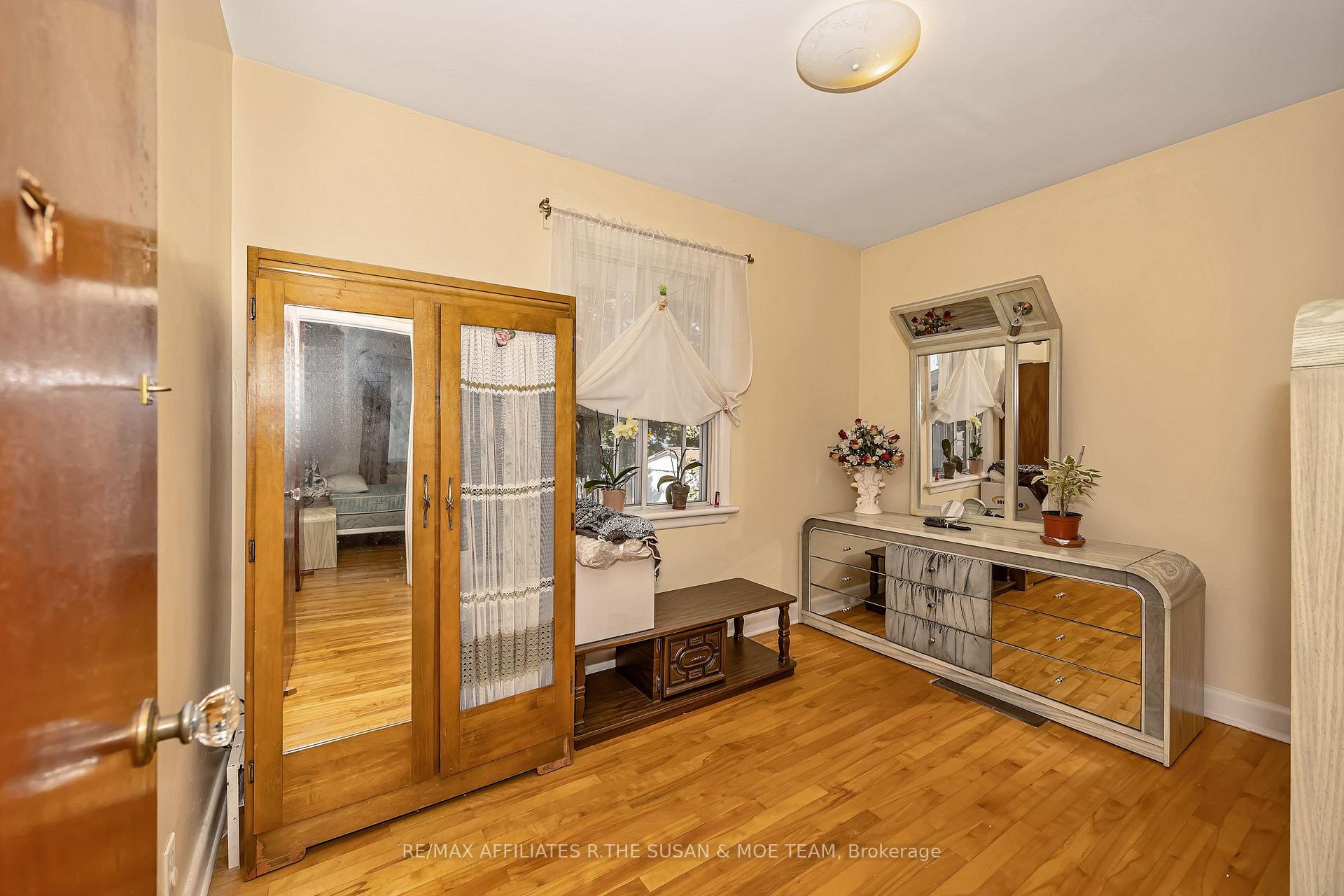 Photo 22 of 131 Oakridge Boulevard, Ottawa, Meadowlands/Crestview — HOMEH