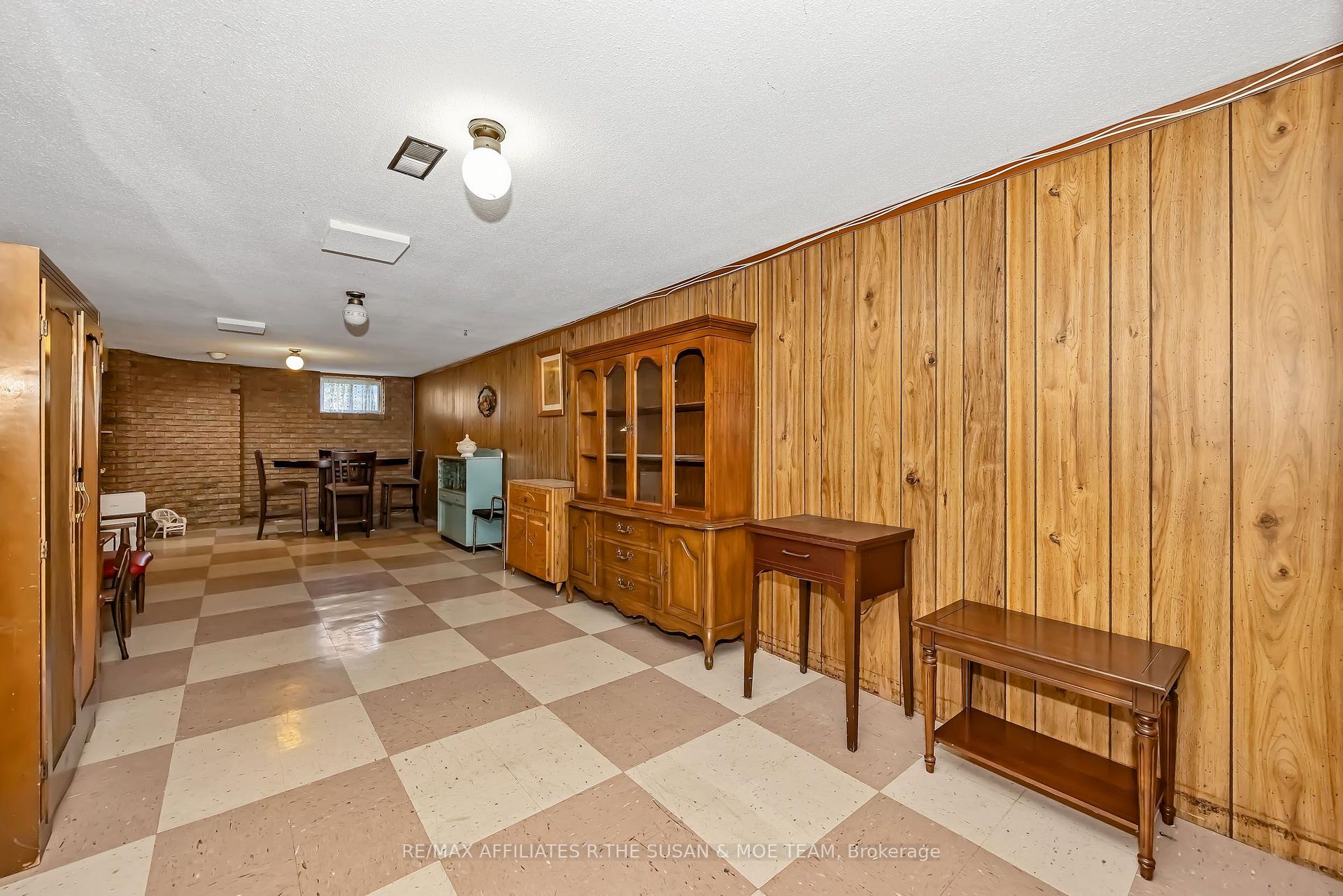 Photo 27 of 131 Oakridge Boulevard, Ottawa, Meadowlands/Crestview — HOMEH