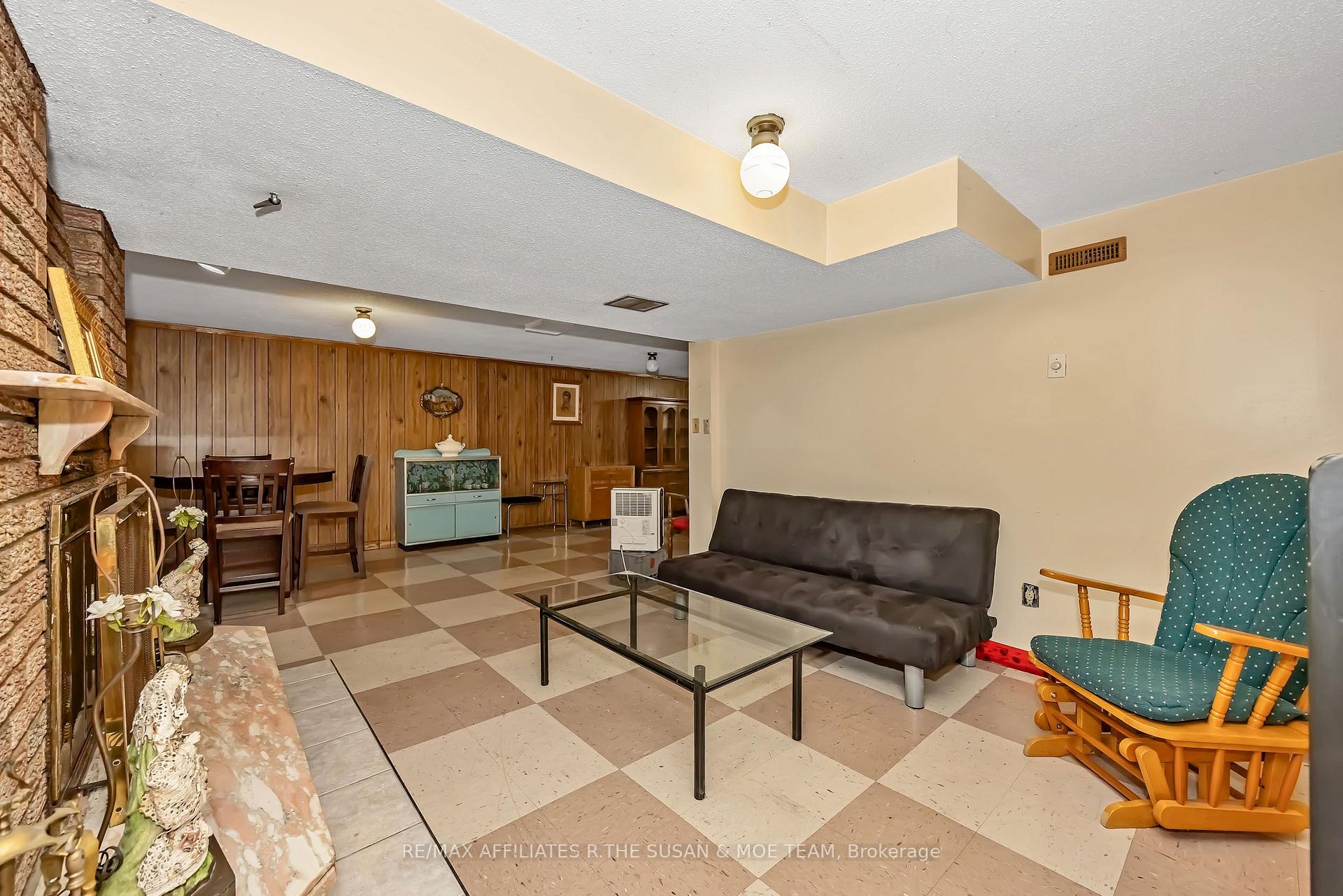 Photo 32 of 131 Oakridge Boulevard, Ottawa, Meadowlands/Crestview — HOMEH