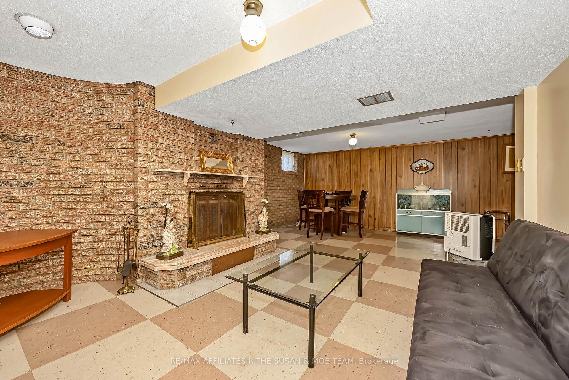 Photo 33 of 131 Oakridge Boulevard, Ottawa, Meadowlands/Crestview — HOMEH