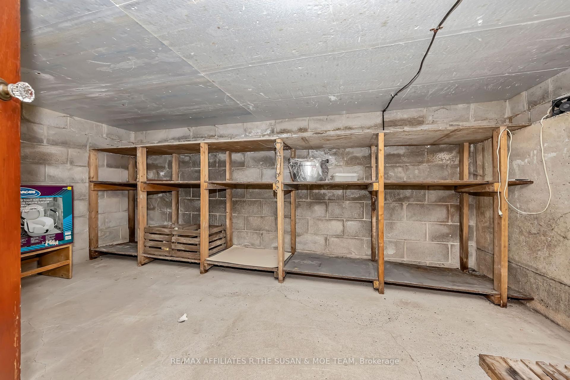Photo 37 of 131 Oakridge Boulevard, Ottawa, Meadowlands/Crestview — HOMEH
