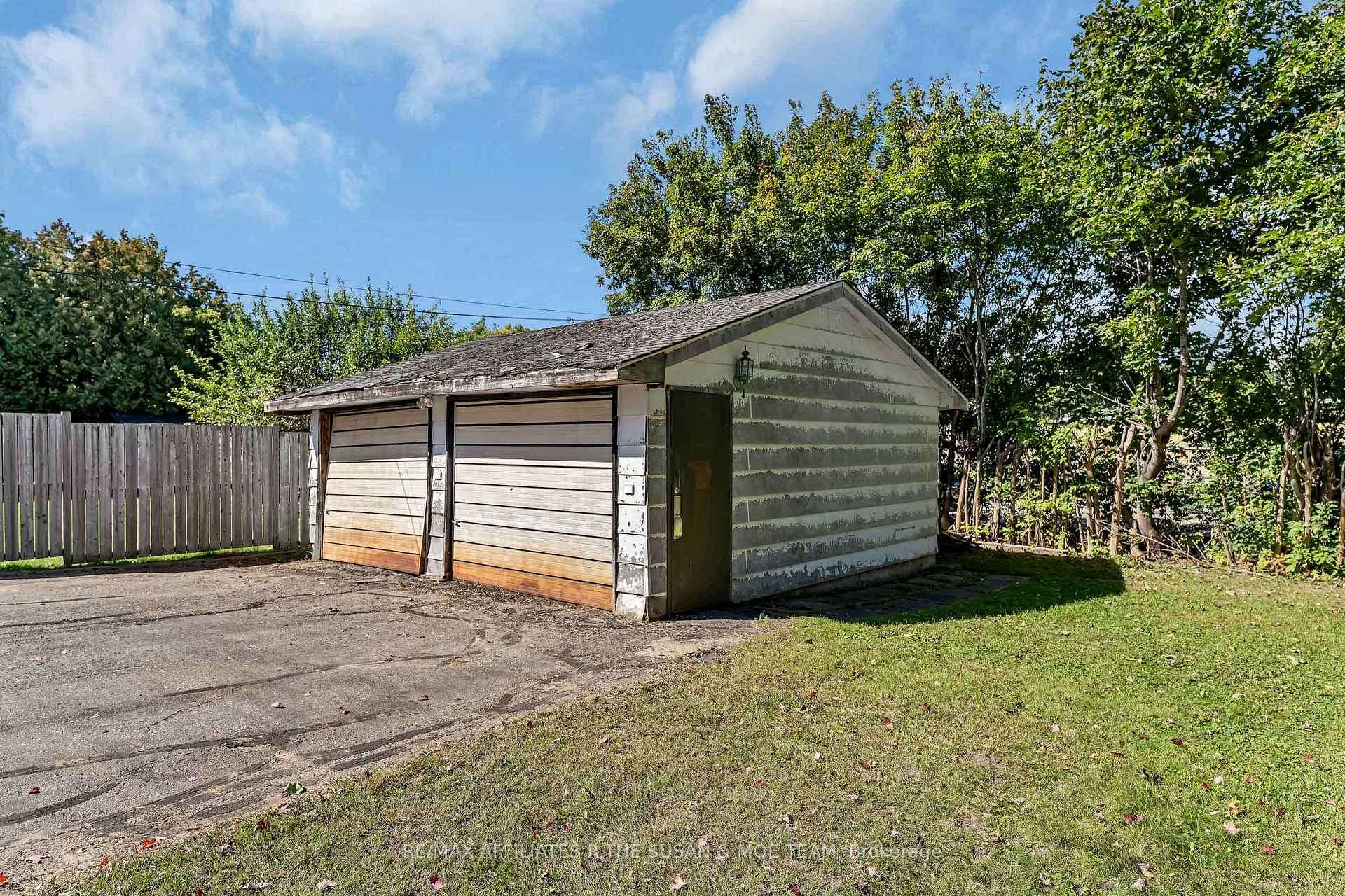 Photo 40 of 131 Oakridge Boulevard, Ottawa, Meadowlands/Crestview — HOMEH
