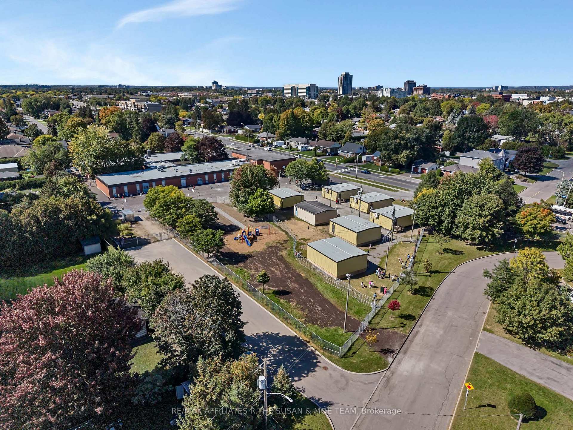 Photo 43 of 131 Oakridge Boulevard, Ottawa, Meadowlands/Crestview — HOMEH