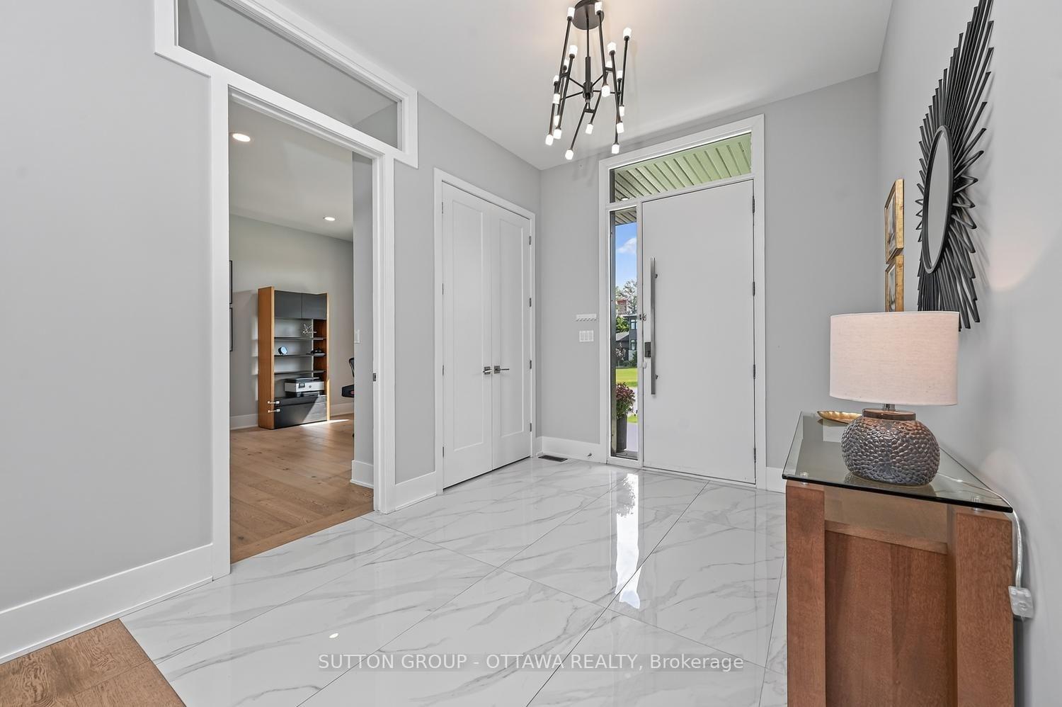 Photo 5 of 7095 Still Meadow Way, Ottawa, Greely — HOMEH