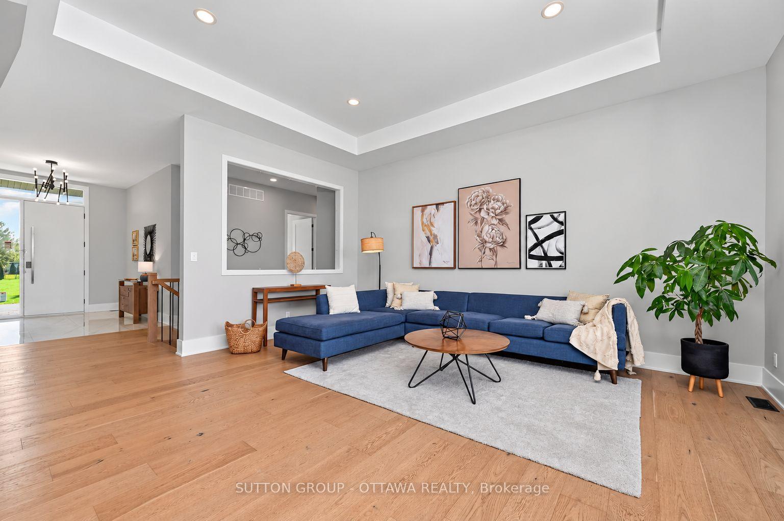 Photo 6 of 7095 Still Meadow Way, Ottawa, Greely — HOMEH