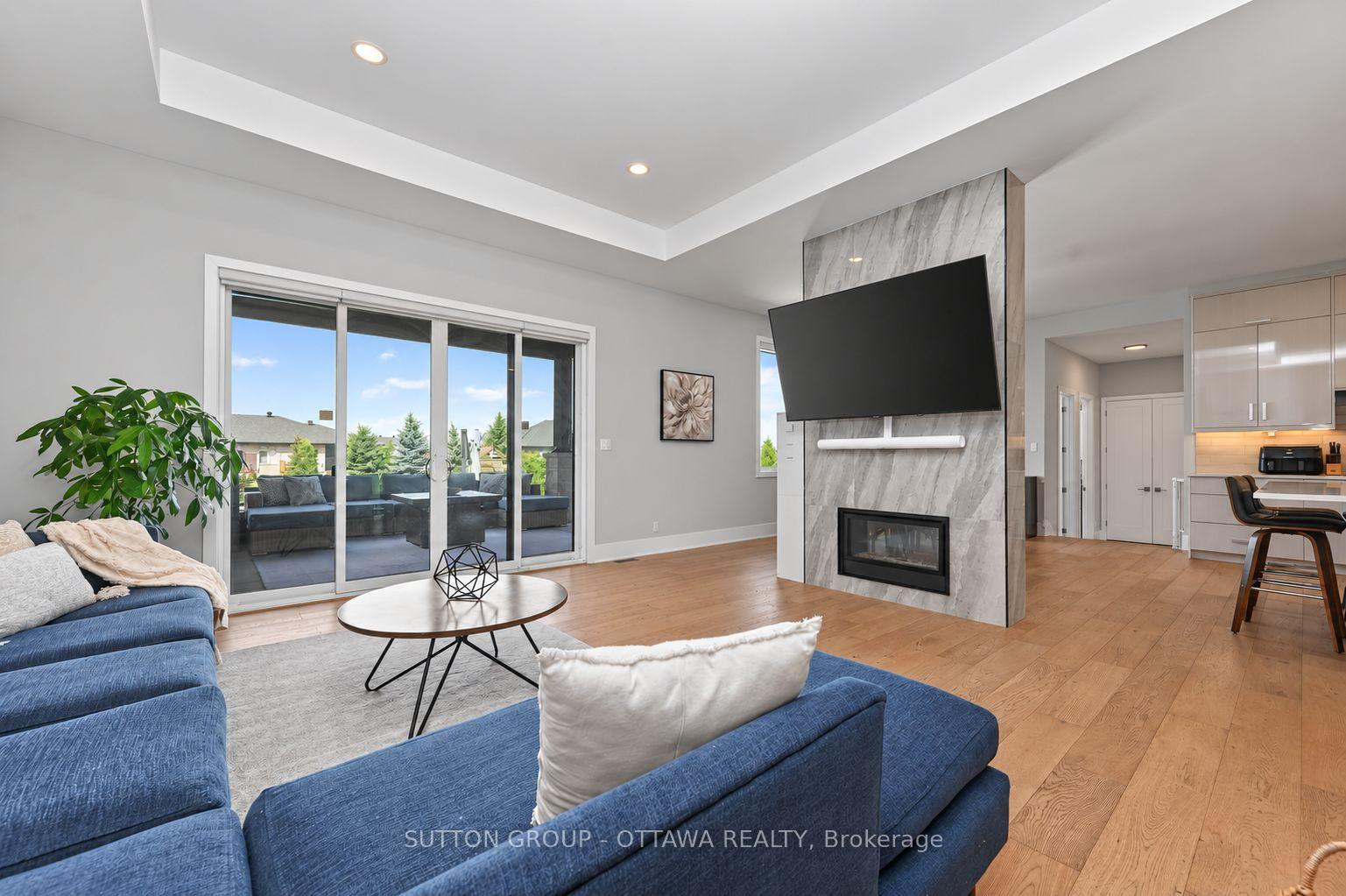 Photo 8 of 7095 Still Meadow Way, Ottawa, Greely — HOMEH