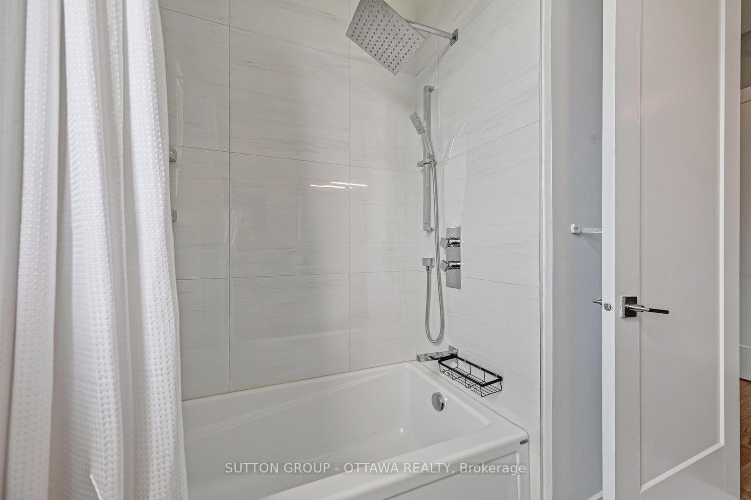 Photo 30 of 7095 Still Meadow Way, Ottawa, Greely — HOMEH