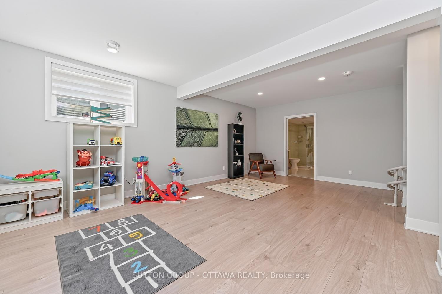 Photo 40 of 7095 Still Meadow Way, Ottawa, Greely — HOMEH