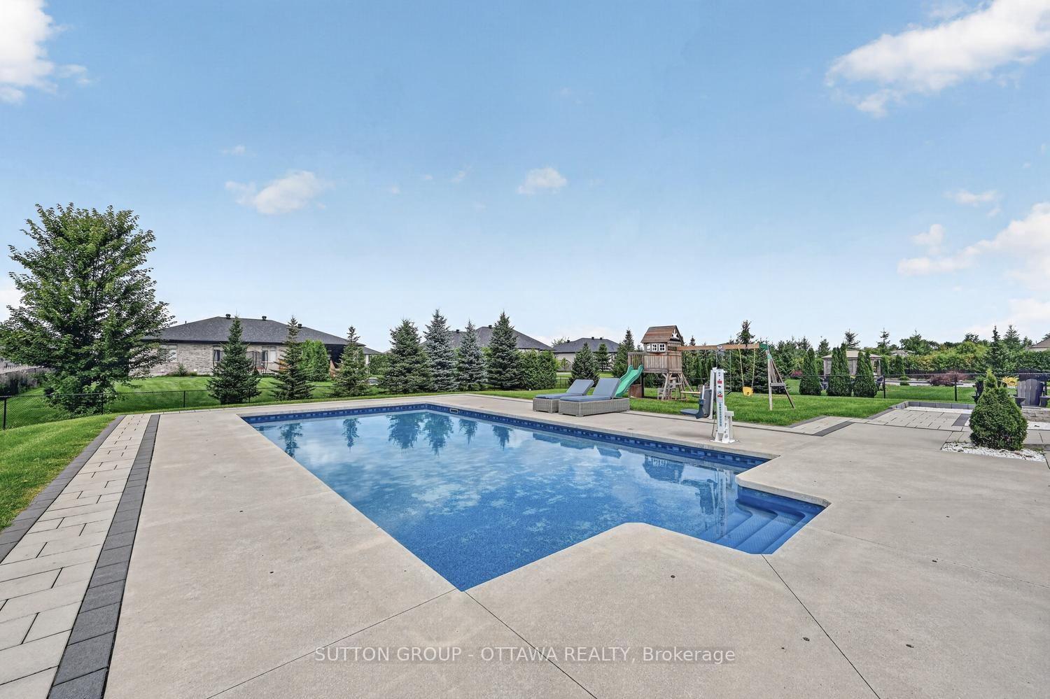 Photo 47 of 7095 Still Meadow Way, Ottawa, Greely — HOMEH