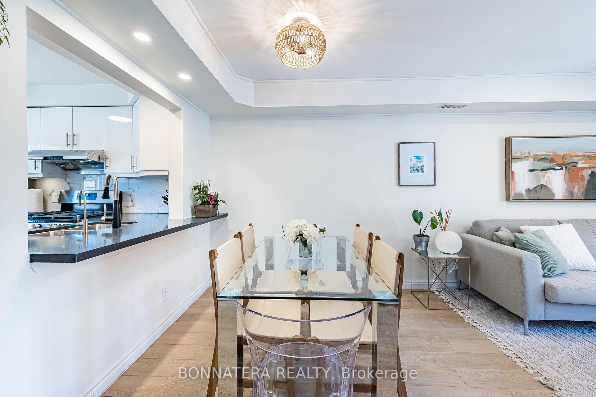 Photo 18 of 2097 Marine Drive, Oakville, Bronte — HOMEH