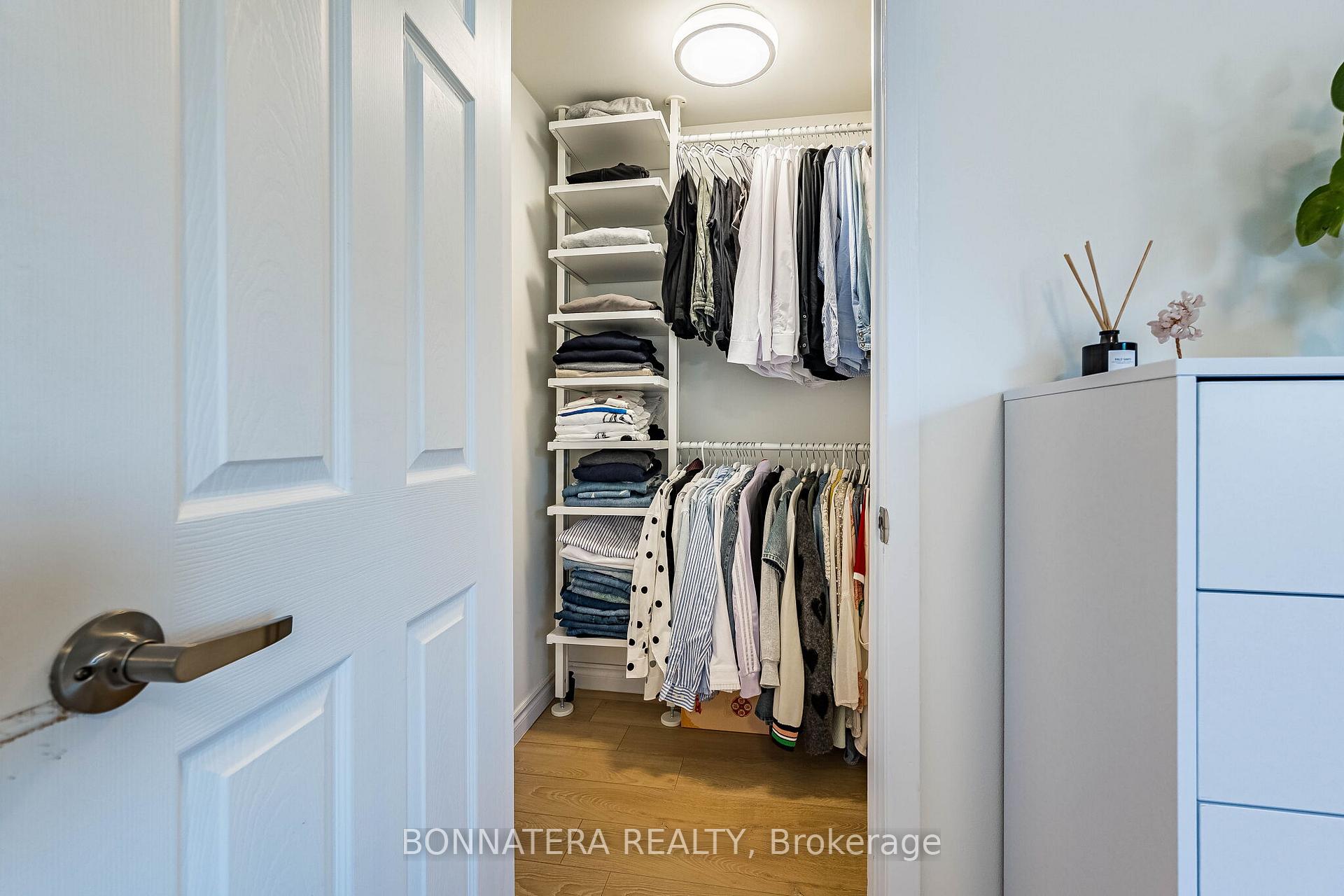 Photo 25 of 2097 Marine Drive, Oakville, Bronte — HOMEH