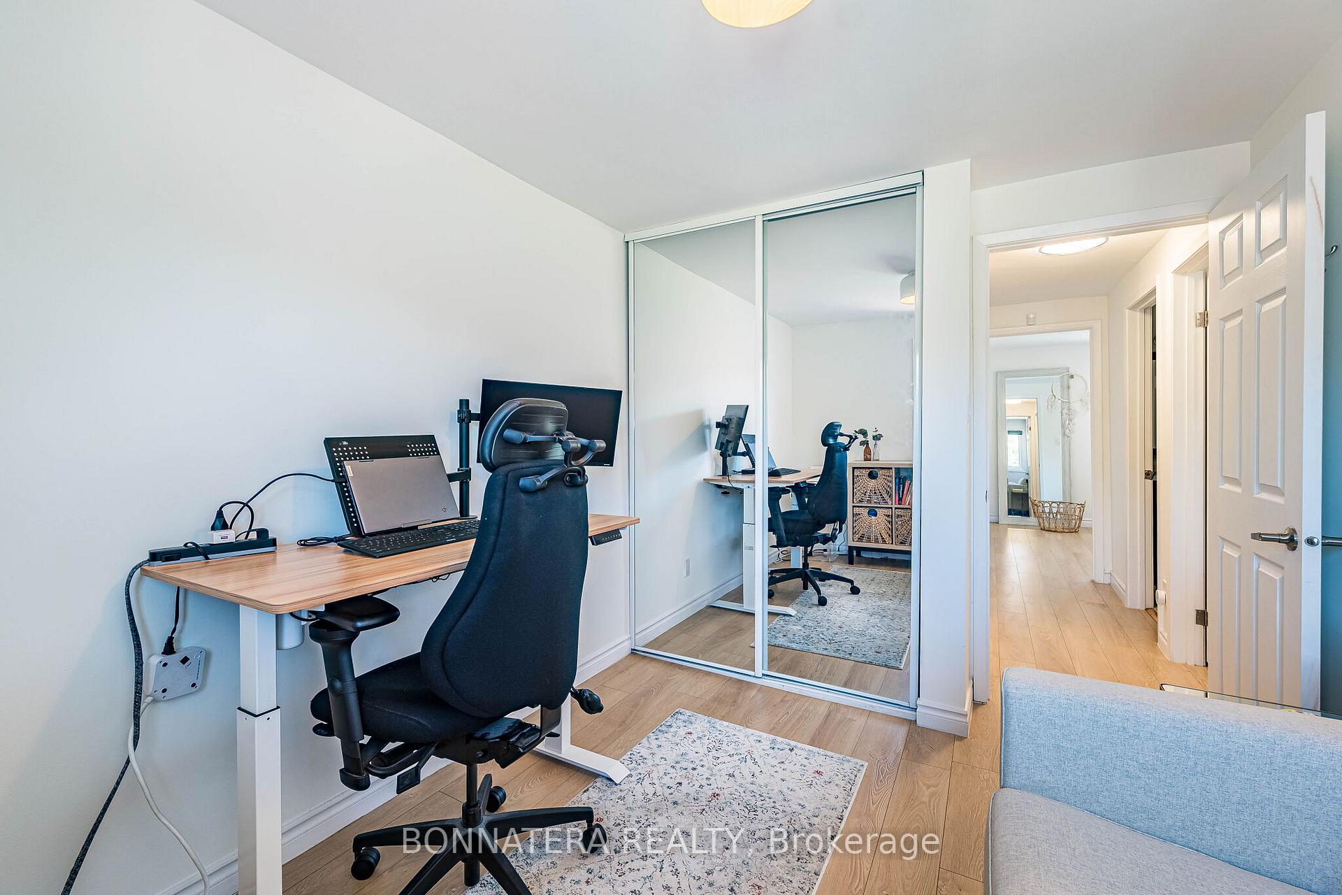Photo 32 of 2097 Marine Drive, Oakville, Bronte — HOMEH