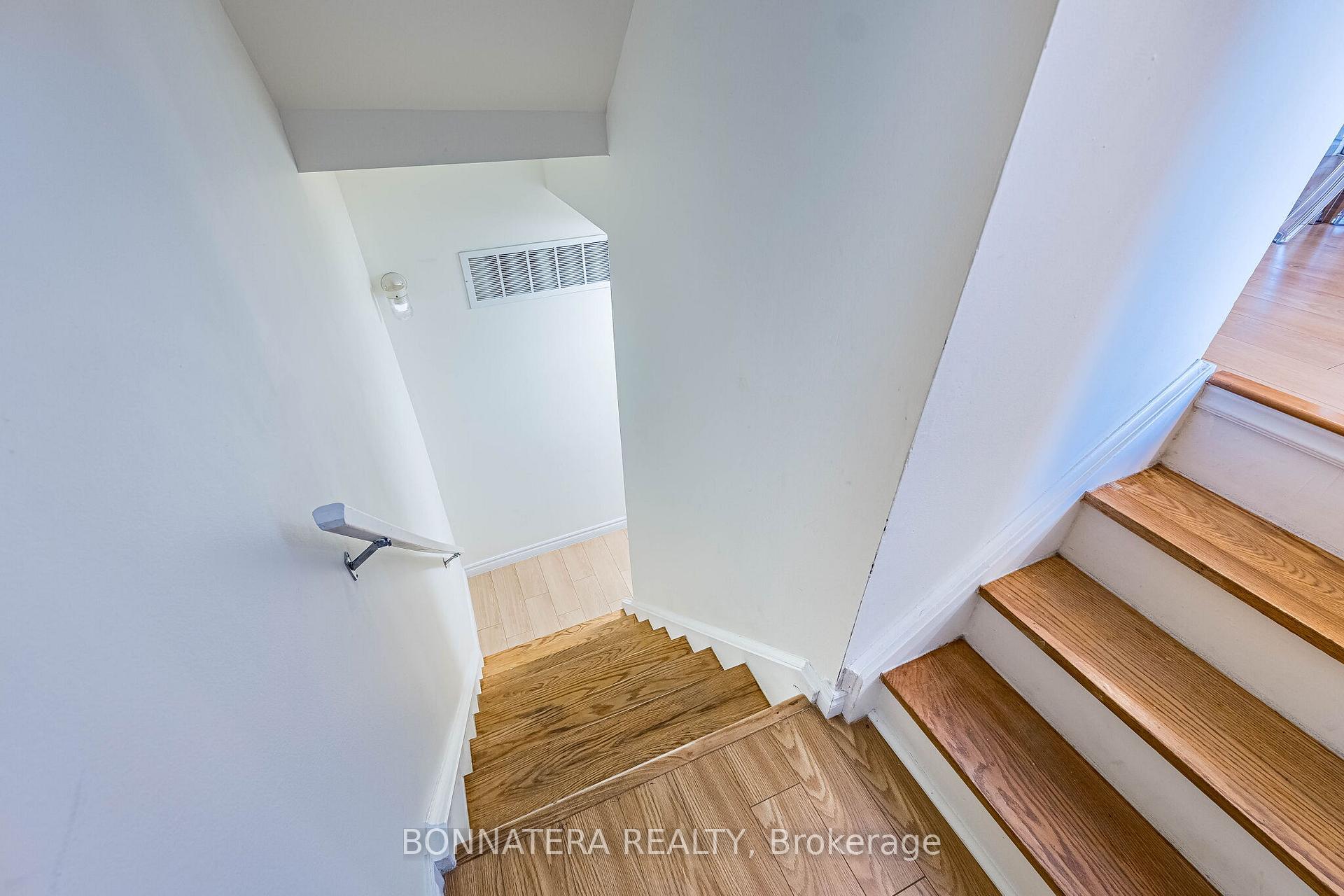 Photo 36 of 2097 Marine Drive, Oakville, Bronte — HOMEH