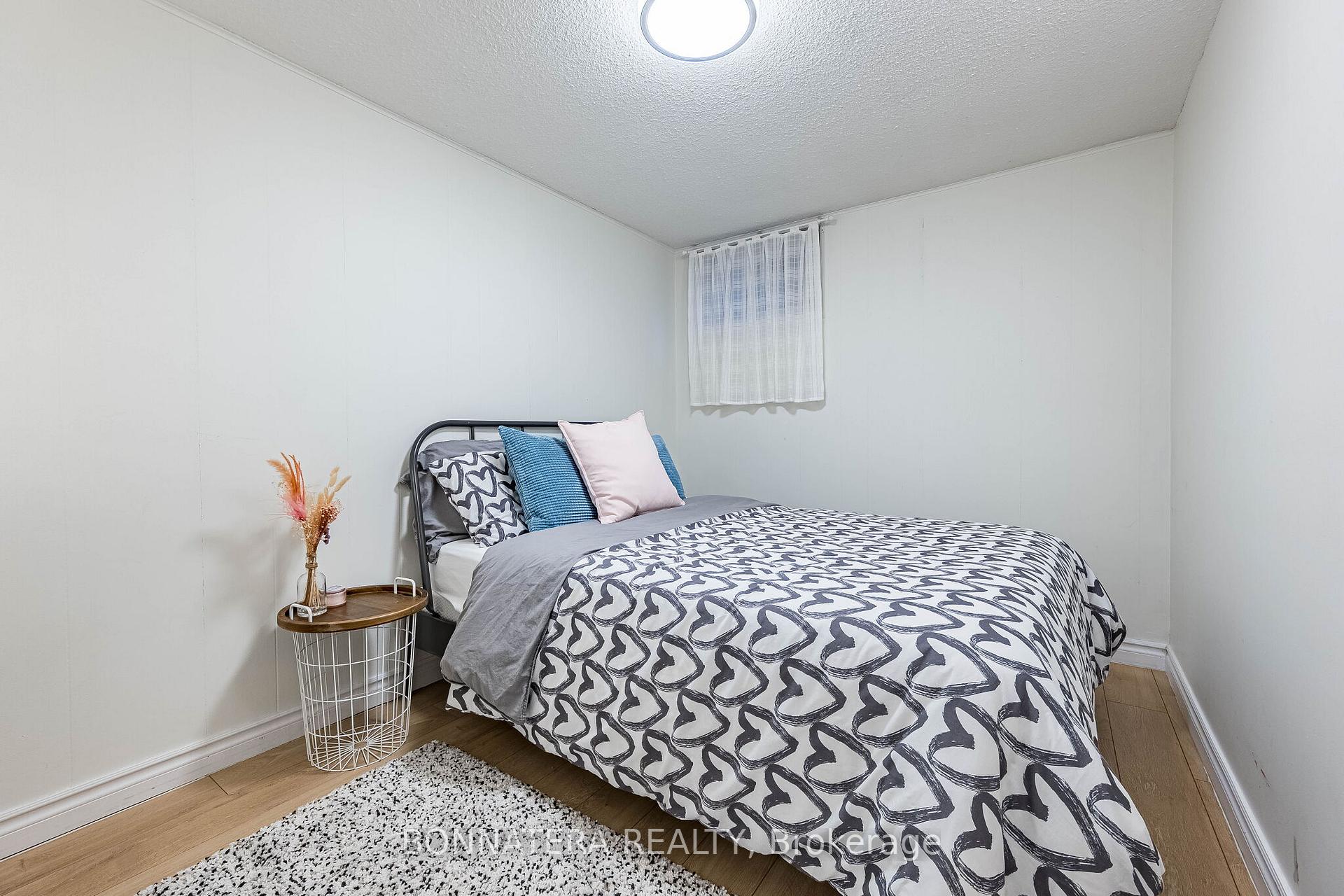 Photo 37 of 2097 Marine Drive, Oakville, Bronte — HOMEH