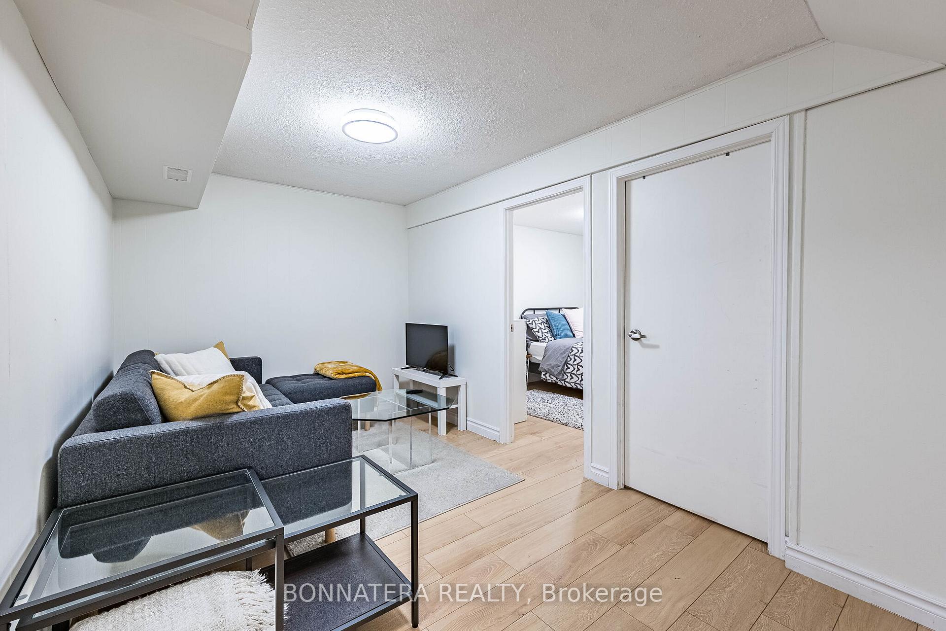 Photo 40 of 2097 Marine Drive, Oakville, Bronte — HOMEH
