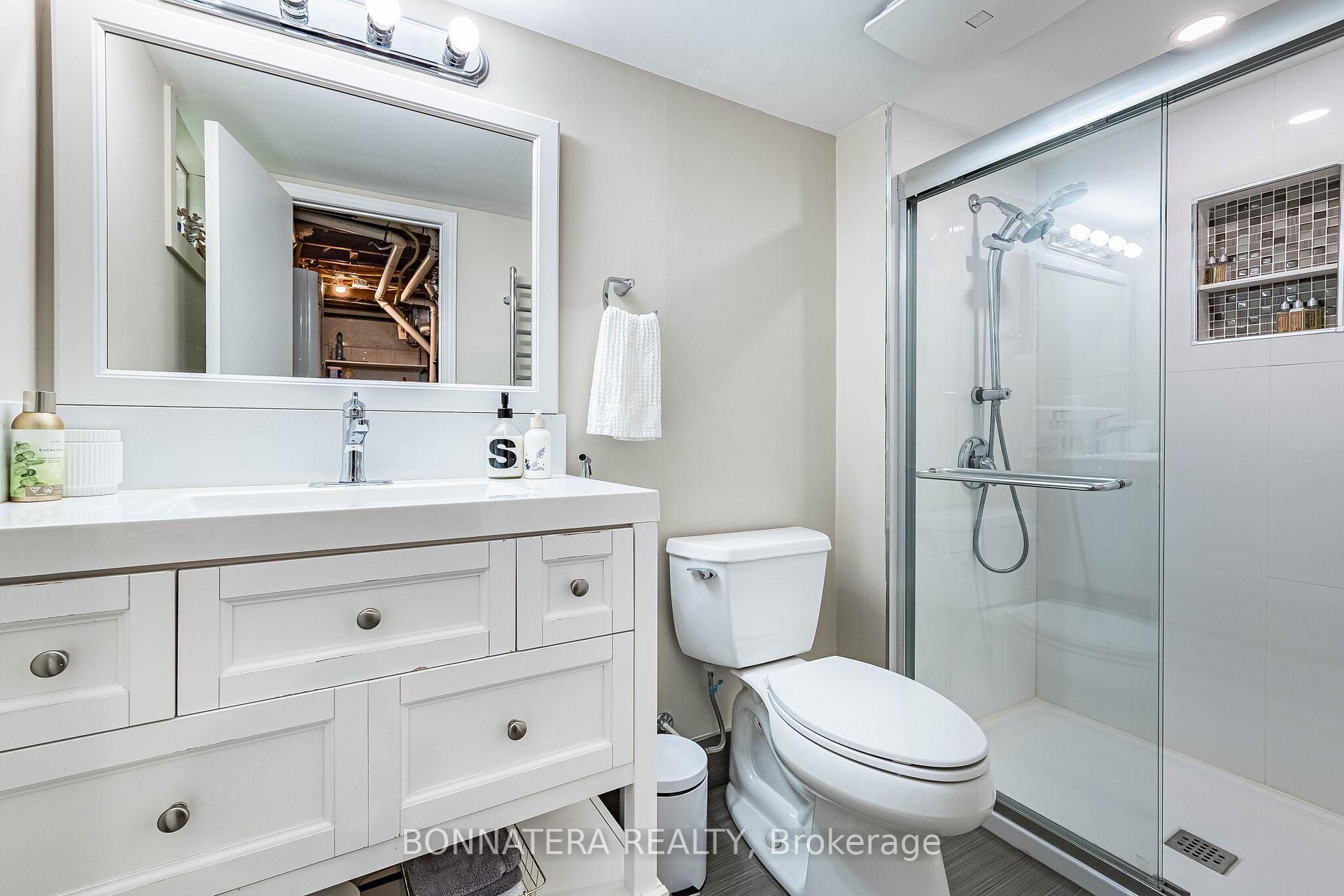 Photo 44 of 2097 Marine Drive, Oakville, Bronte — HOMEH
