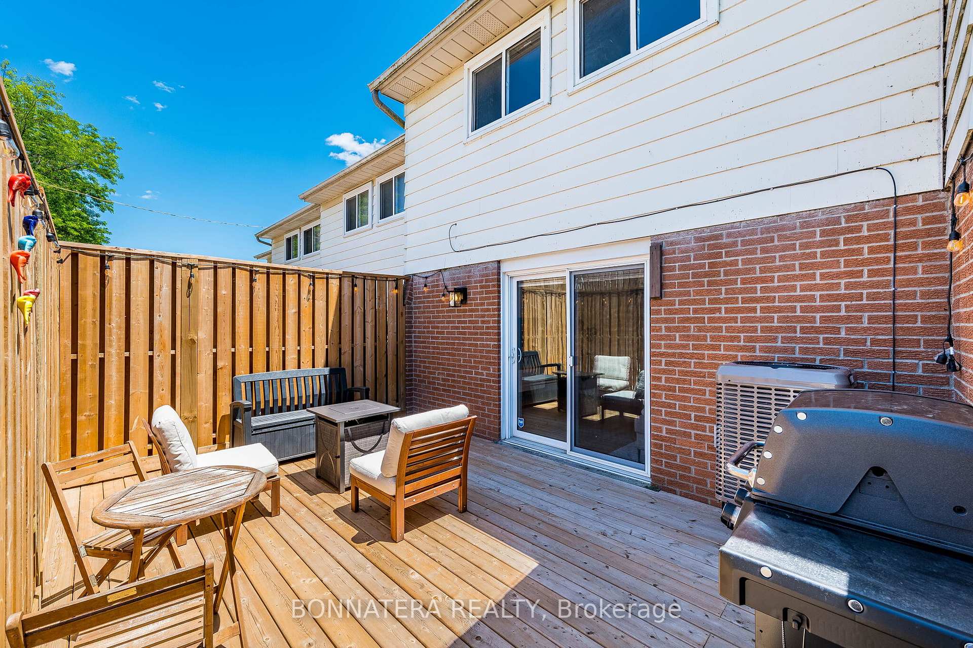 Photo 47 of 2097 Marine Drive, Oakville, Bronte — HOMEH