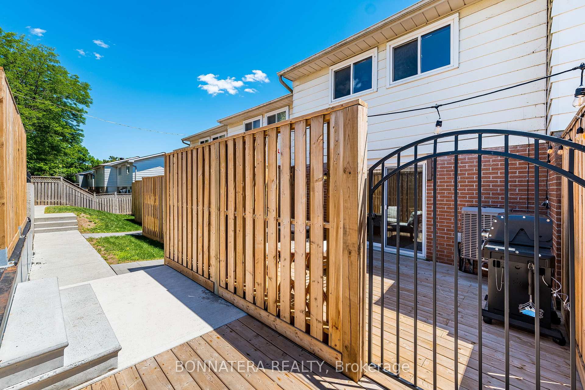 Photo 48 of 2097 Marine Drive, Oakville, Bronte — HOMEH