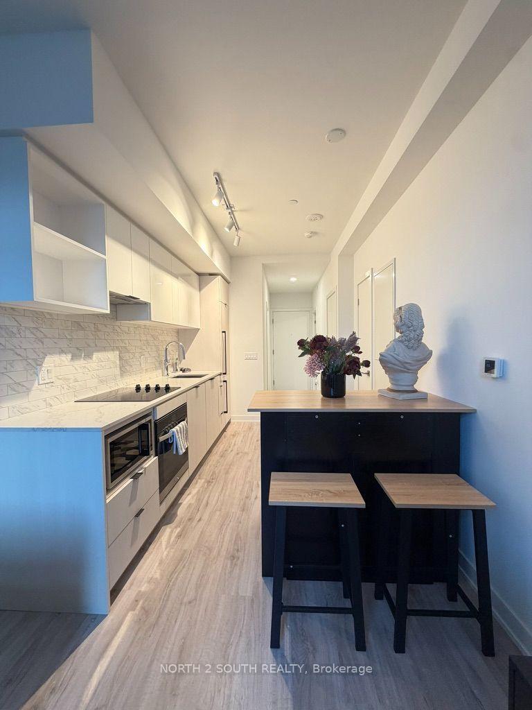 Photo 2 of Unit 803, 252 Church Street, Toronto, Church-Yonge Corridor — HOMEH