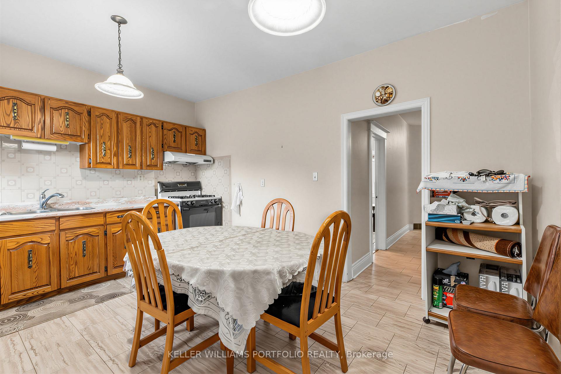 Photo 16 of 207 Symington Avenue, Toronto, Dovercourt-Wallace Emerson-Junction — HOMEH