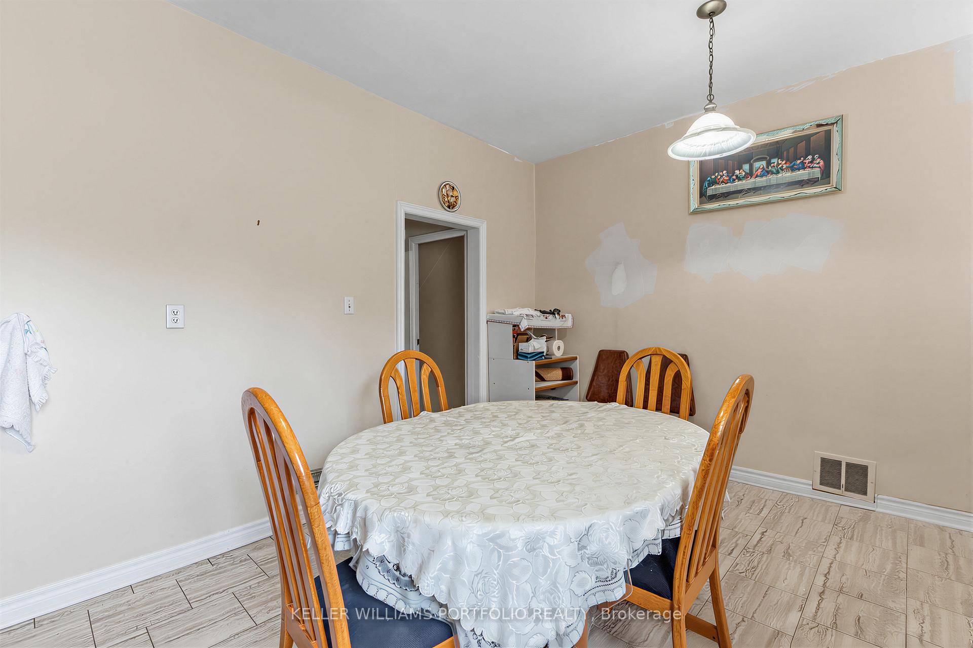 Photo 17 of 207 Symington Avenue, Toronto, Dovercourt-Wallace Emerson-Junction — HOMEH