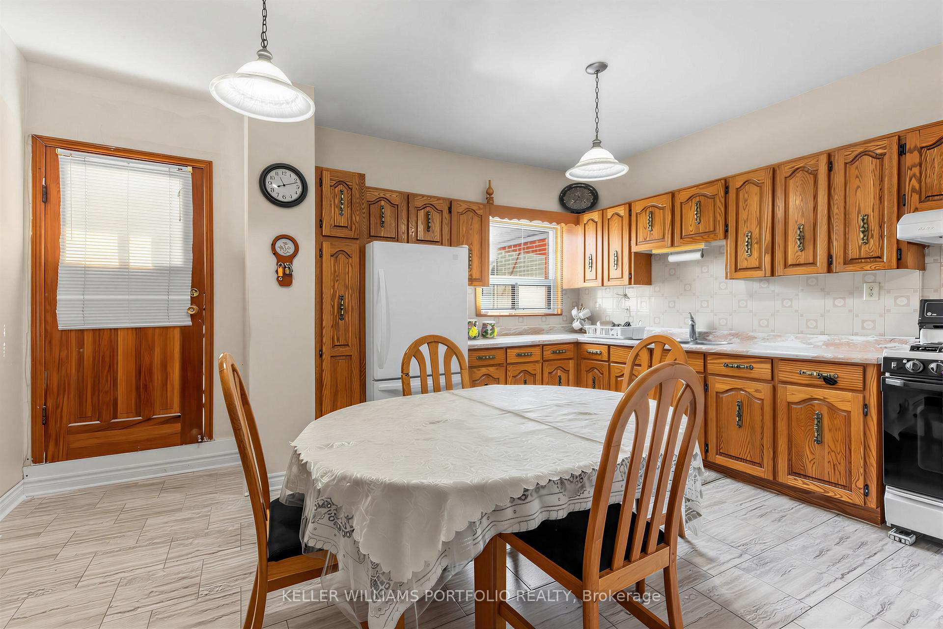 Photo 19 of 207 Symington Avenue, Toronto, Dovercourt-Wallace Emerson-Junction — HOMEH