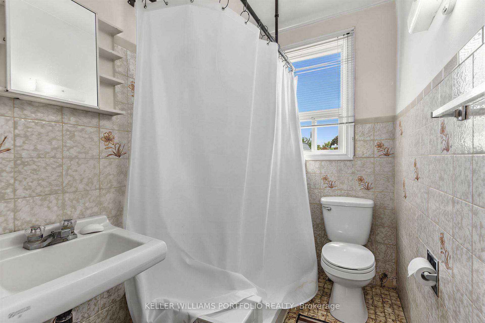 Photo 32 of 207 Symington Avenue, Toronto, Dovercourt-Wallace Emerson-Junction — HOMEH