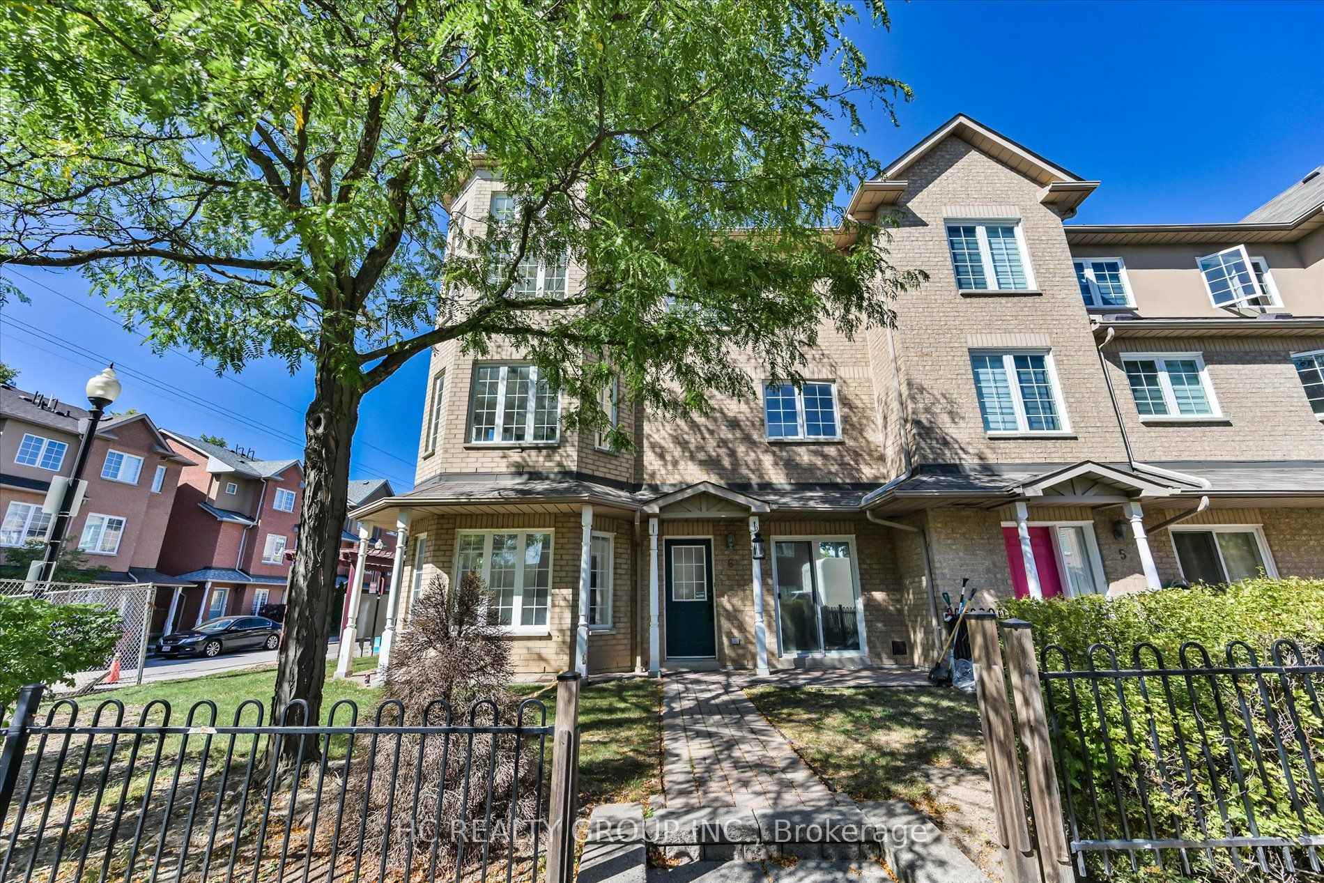 Photo 1 of Unit 6, 5 St Moritz Way, Markham, Unionville — HOMEH