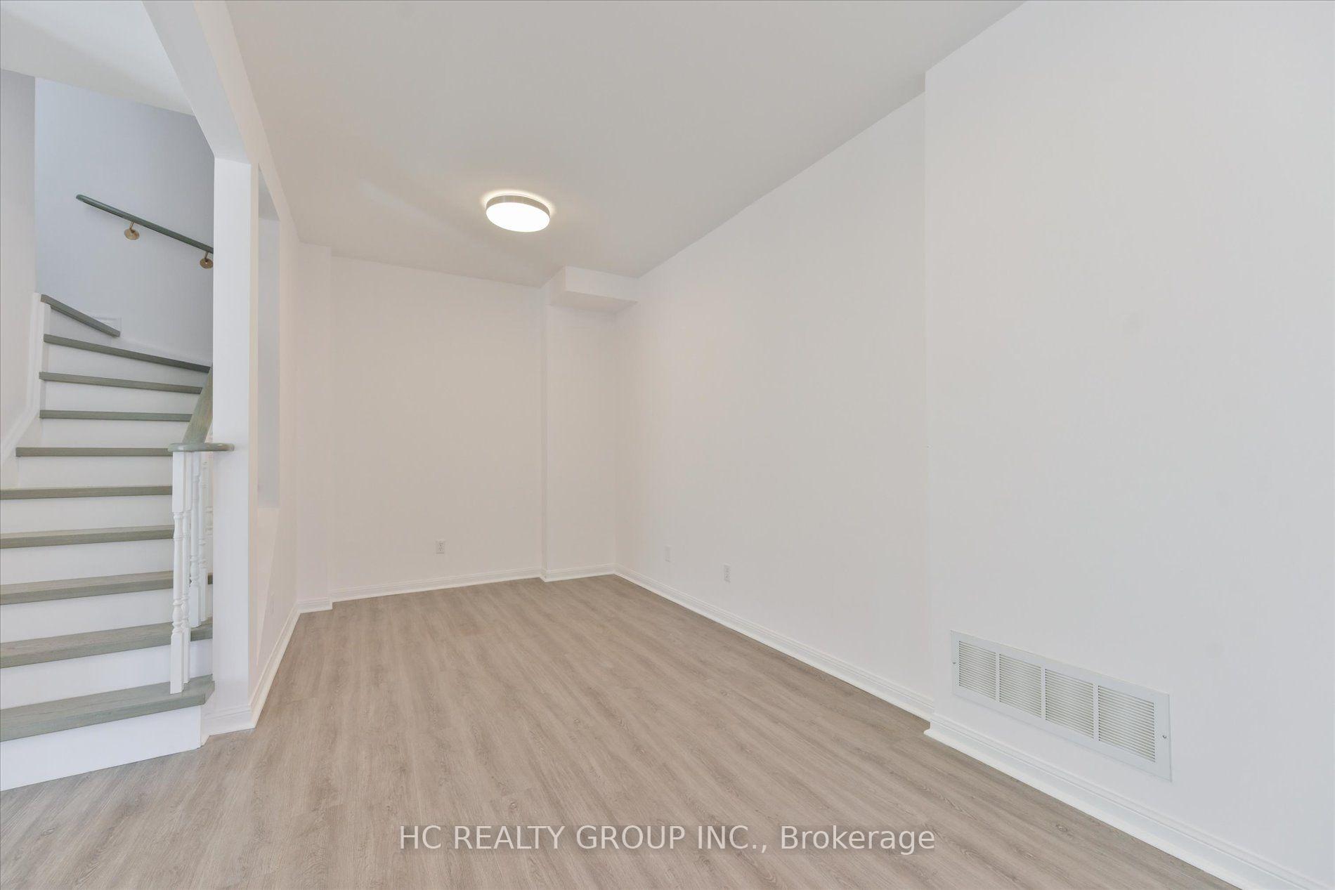 Photo 9 of Unit 6, 5 St Moritz Way, Markham, Unionville — HOMEH