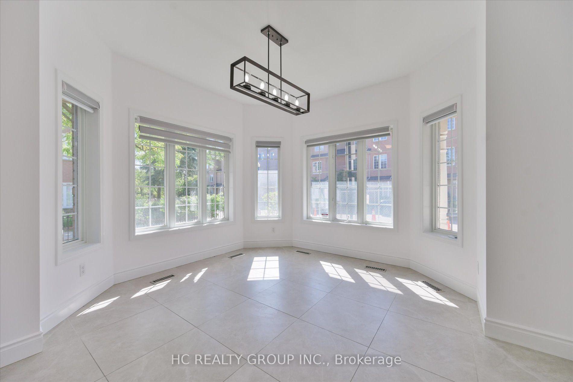 Photo 10 of Unit 6, 5 St Moritz Way, Markham, Unionville — HOMEH