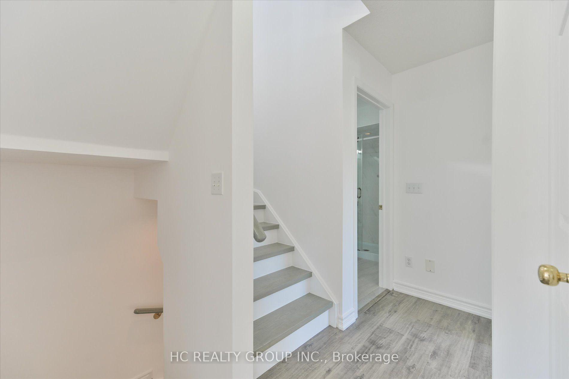Photo 17 of Unit 6, 5 St Moritz Way, Markham, Unionville — HOMEH