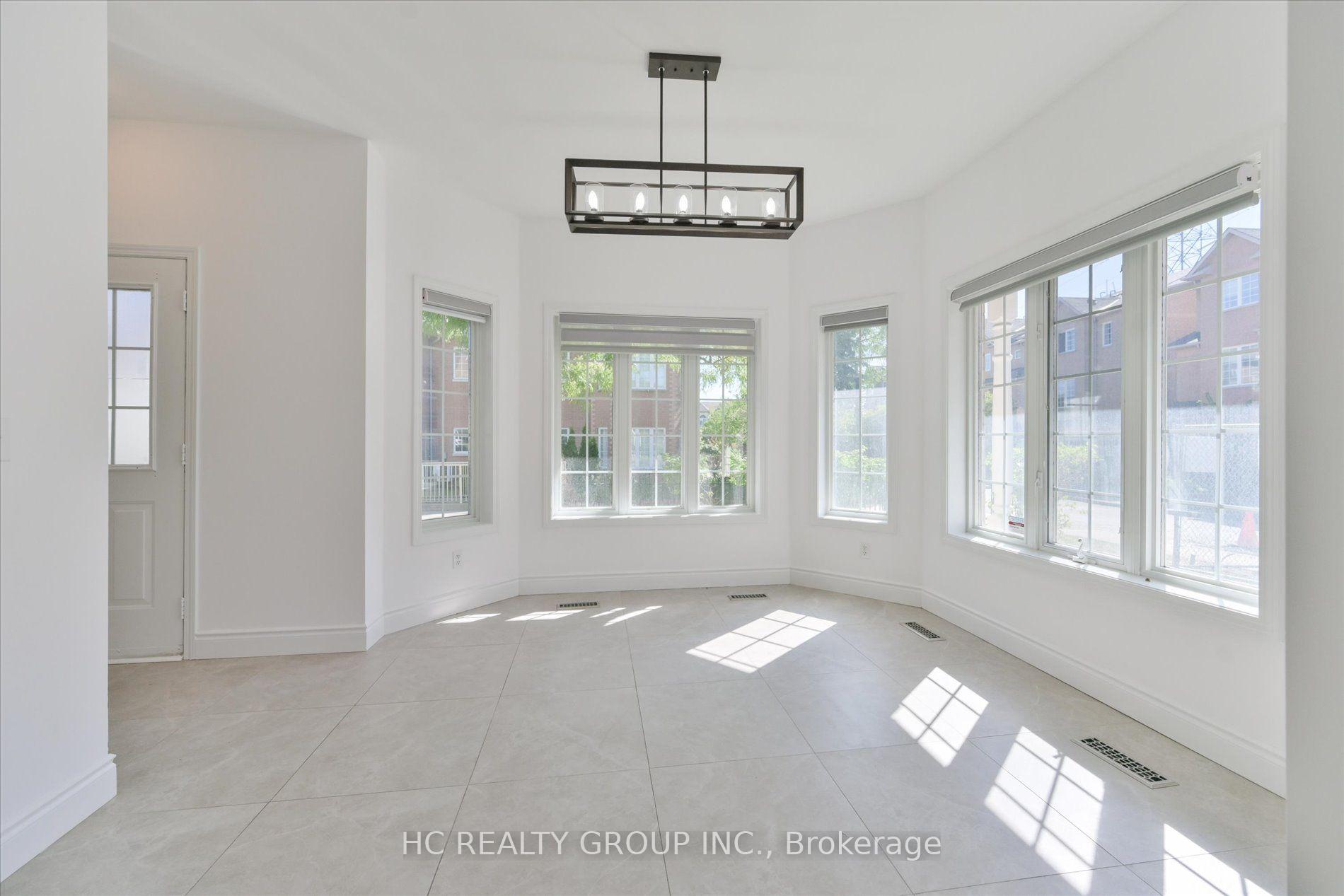 Photo 18 of Unit 6, 5 St Moritz Way, Markham, Unionville — HOMEH