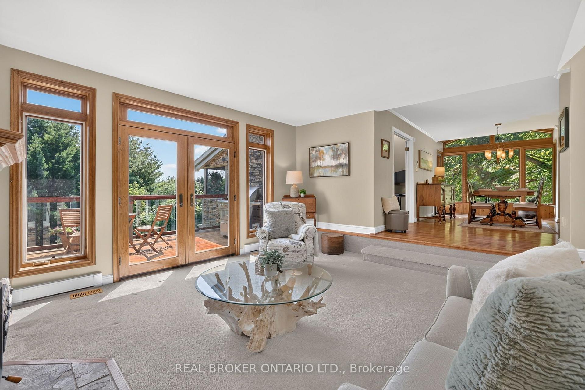 Photo 7 of 20417 Centre Street, East Gwillimbury, Mt Albert — HOMEH