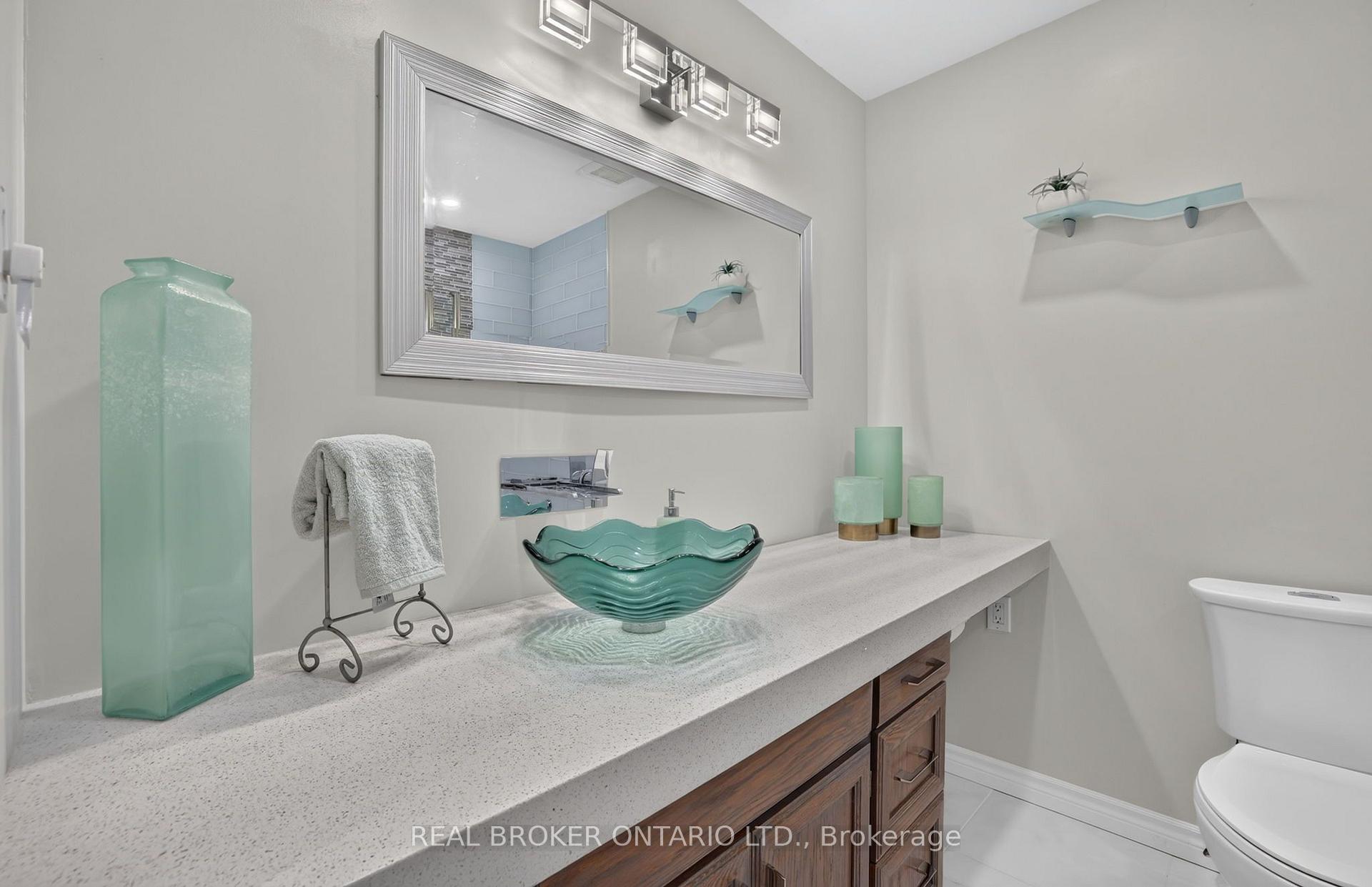 Photo 27 of 20417 Centre Street, East Gwillimbury, Mt Albert — HOMEH