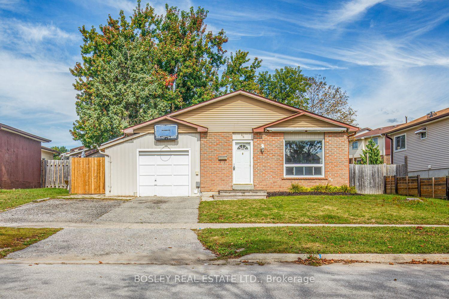 Photo 3 of 46 Austen Lane, Barrie, Letitia Heights — HOMEH