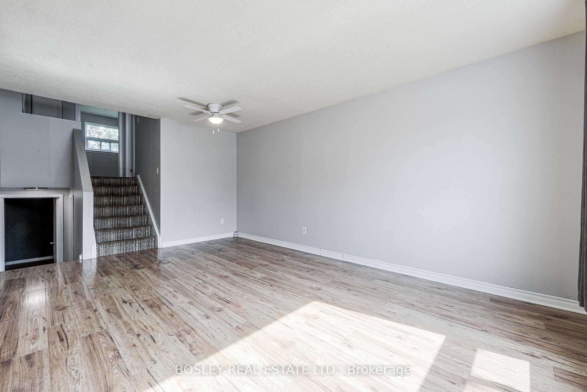 Photo 17 of 46 Austen Lane, Barrie, Letitia Heights — HOMEH