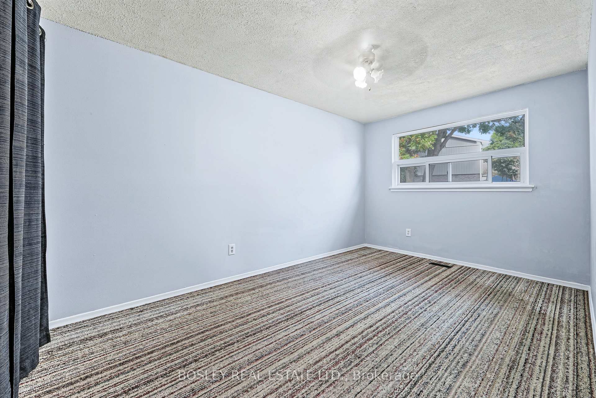 Photo 29 of 46 Austen Lane, Barrie, Letitia Heights — HOMEH