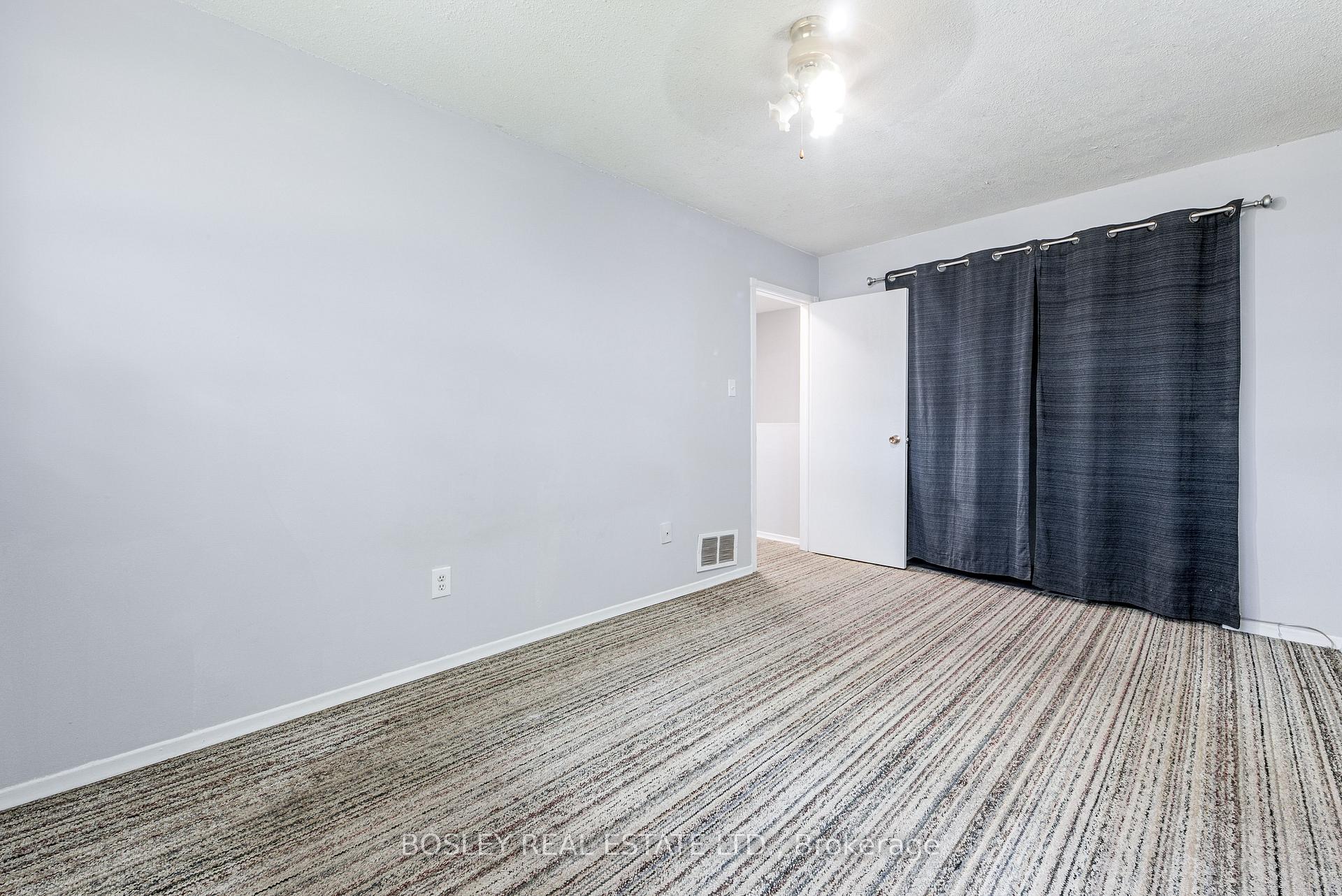 Photo 31 of 46 Austen Lane, Barrie, Letitia Heights — HOMEH