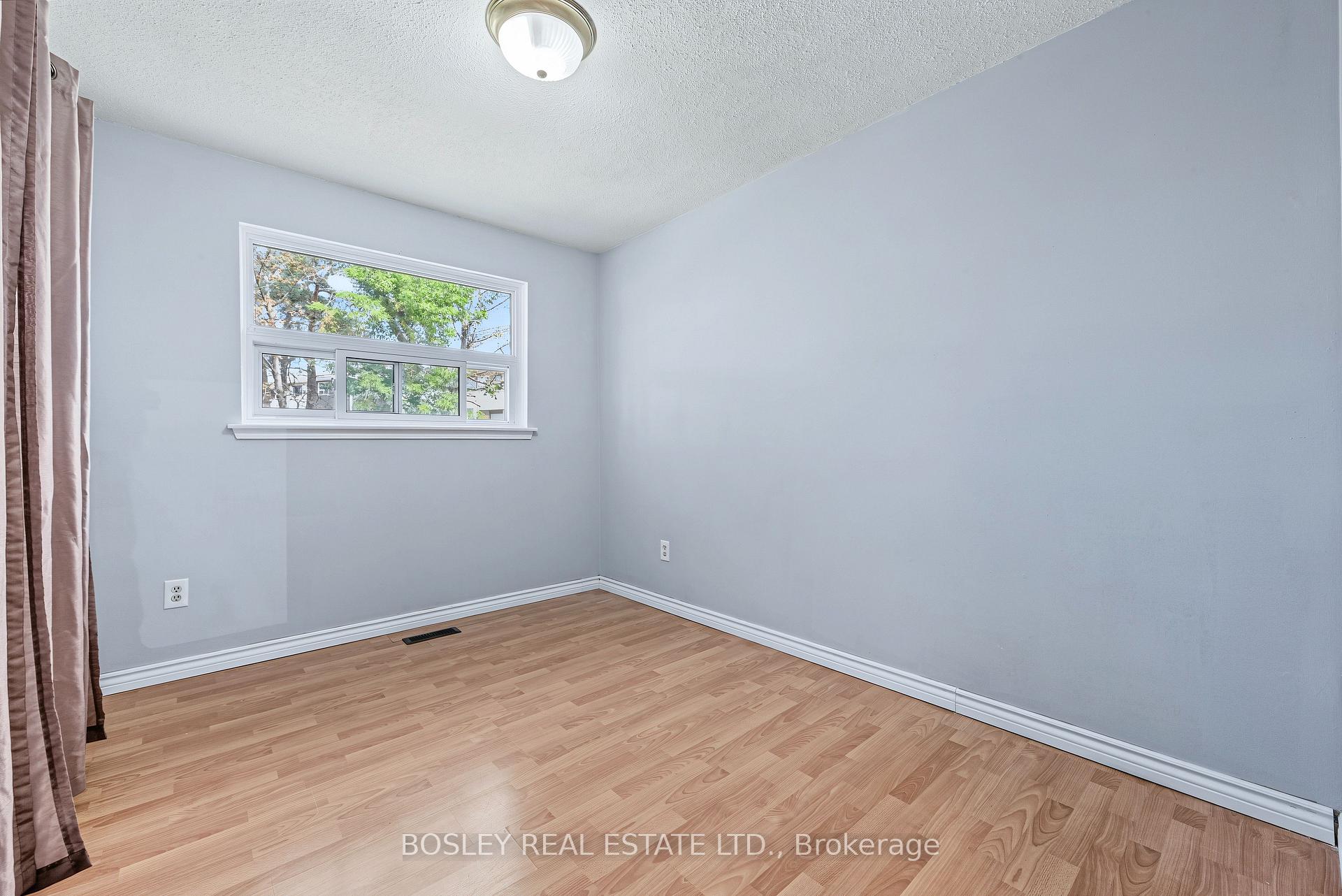 Photo 35 of 46 Austen Lane, Barrie, Letitia Heights — HOMEH