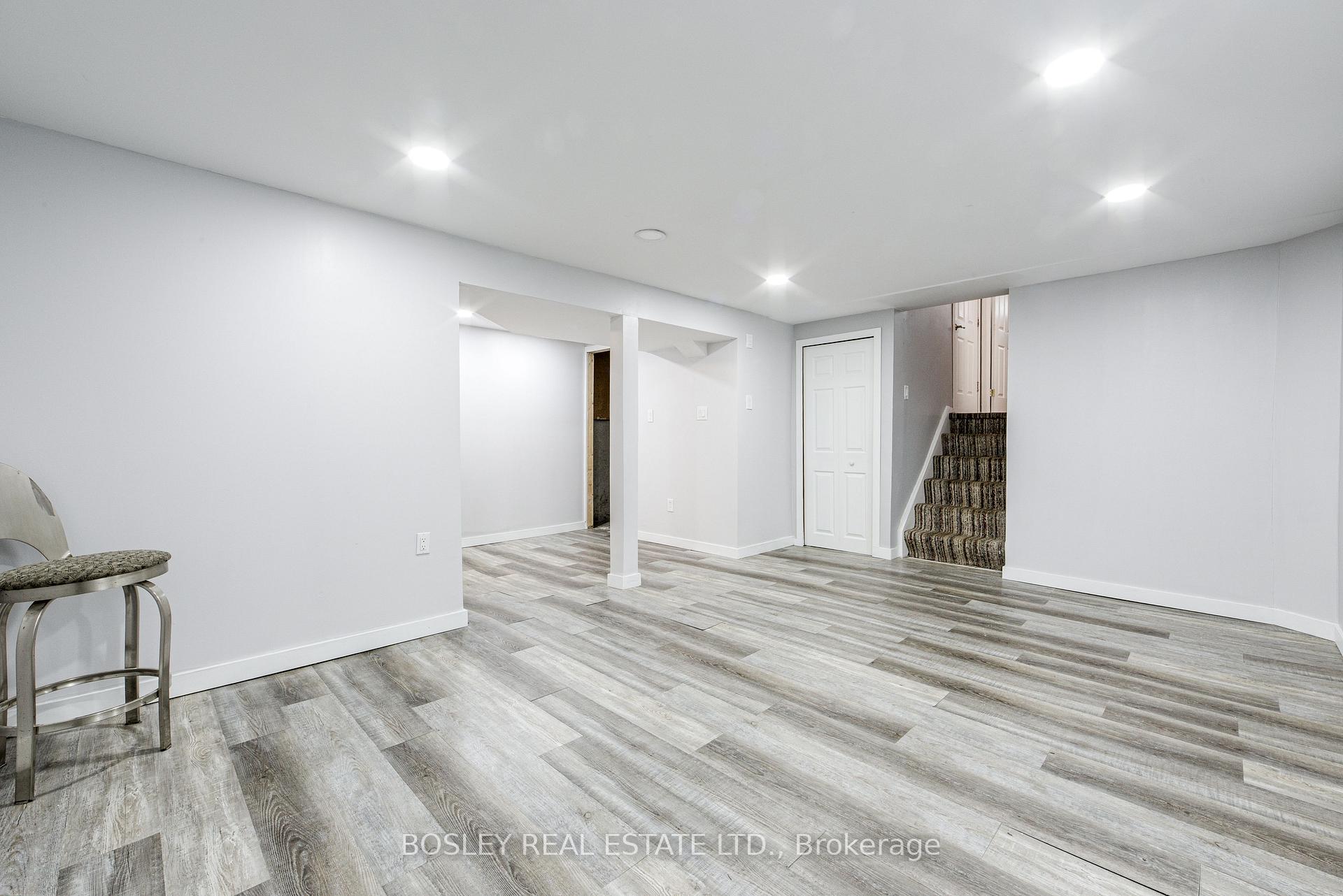 Photo 57 of 46 Austen Lane, Barrie, Letitia Heights — HOMEH