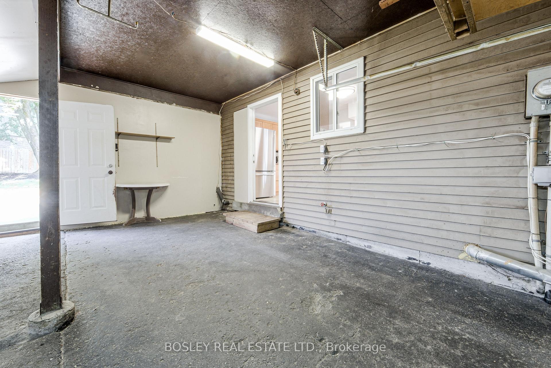 Photo 63 of 46 Austen Lane, Barrie, Letitia Heights — HOMEH