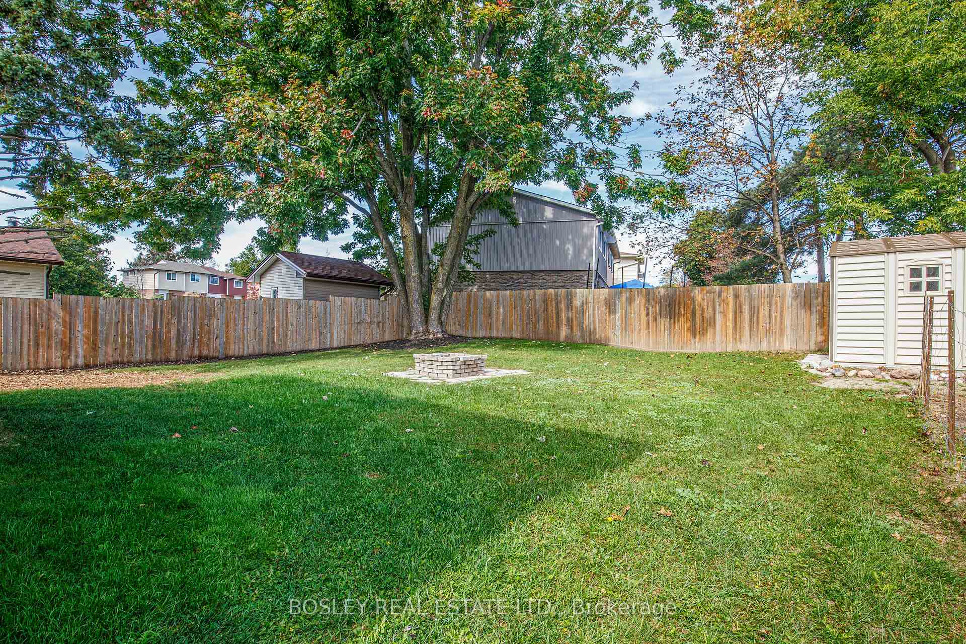 Photo 71 of 46 Austen Lane, Barrie, Letitia Heights — HOMEH