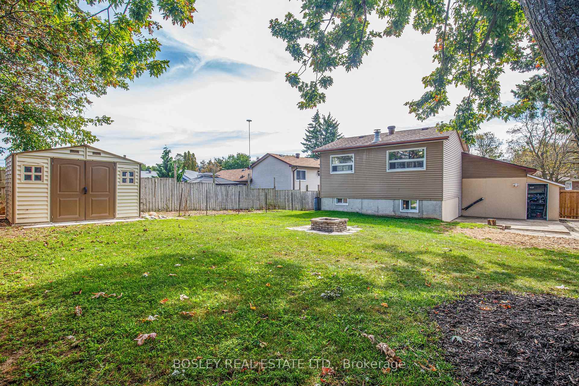 Photo 73 of 46 Austen Lane, Barrie, Letitia Heights — HOMEH