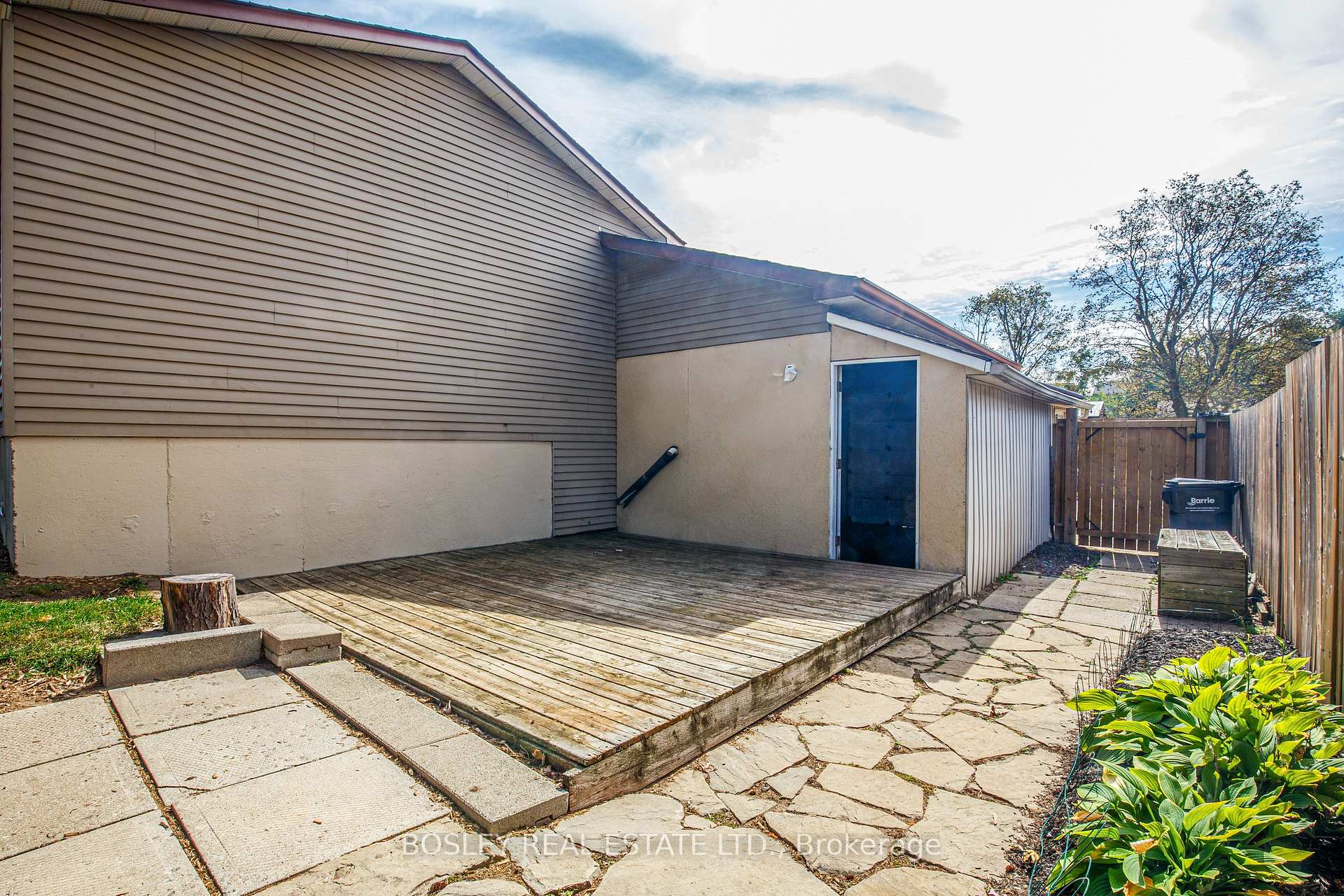 Photo 75 of 46 Austen Lane, Barrie, Letitia Heights — HOMEH